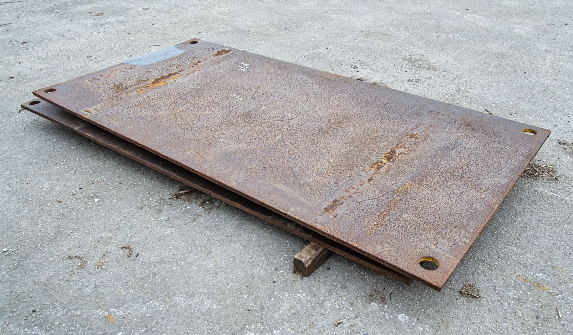 2 - 8ft x 4ft steel road plates - Image 2 of 2