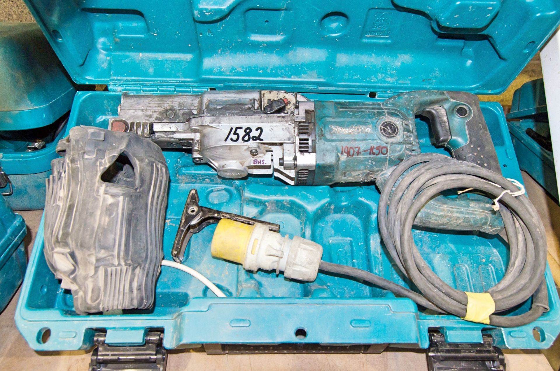 Makita JR3050T 110v reciprocating saw c/w carry case ** Parts dismantled ** 19071650