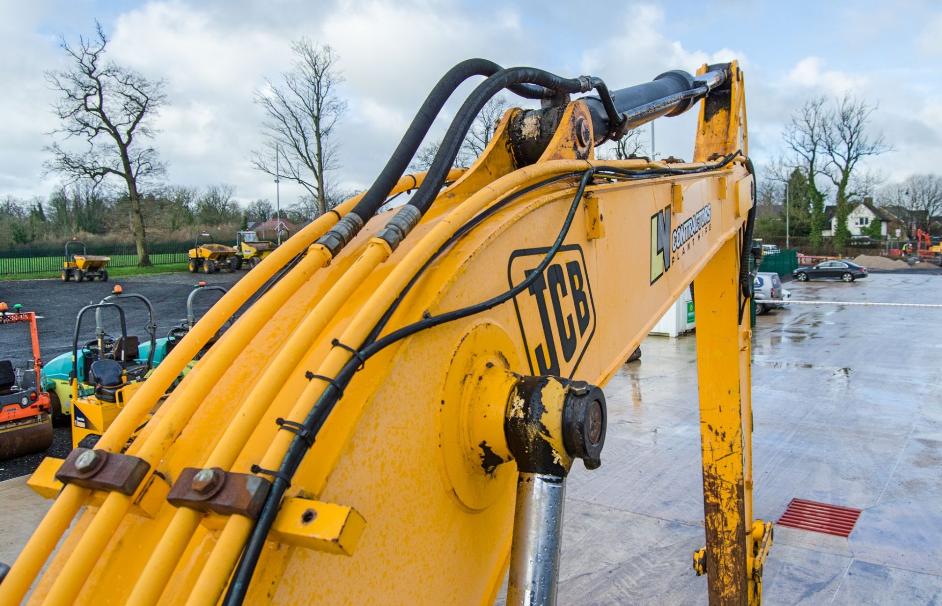 JCB JS145LC 14.5 tonne steel tracked excavator Year: 2009 S/N: 9160009 Recorded Hours: 11,920 piped, - Image 17 of 27