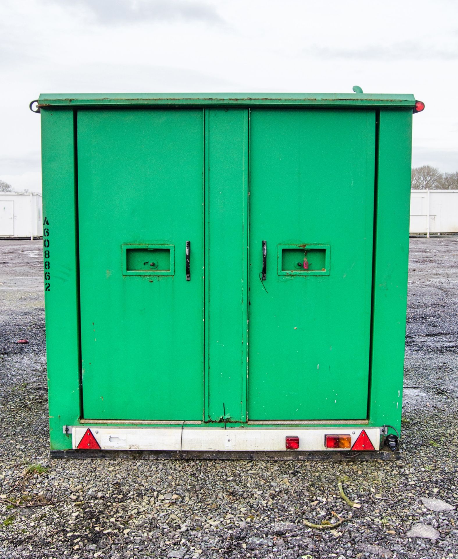 12ft x 8ft steel anti-vandal mobile welfare unit Comprising of: Canteen area, toilet & generator - Image 6 of 11