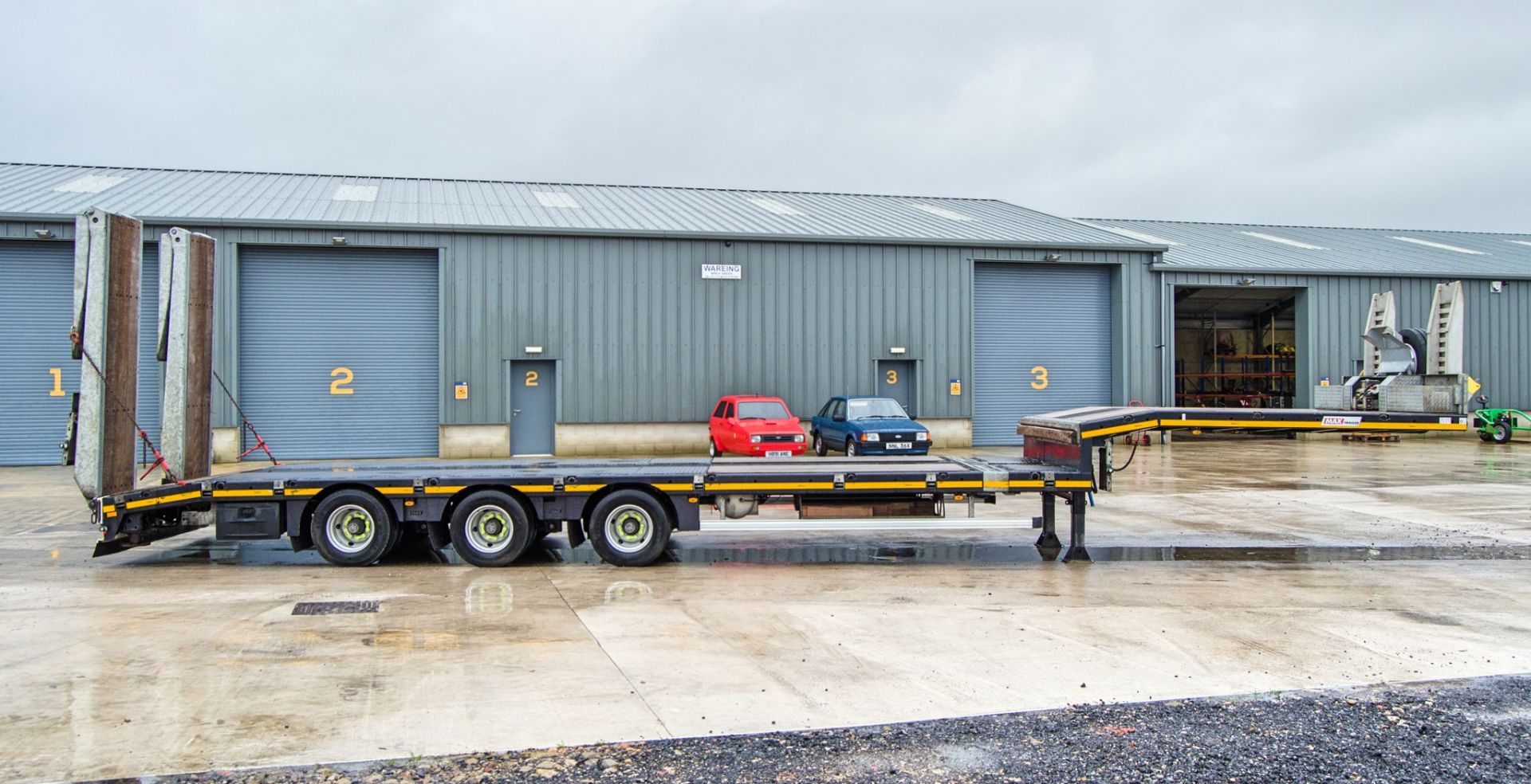 Faymonville Max 13.4 metre tri-axle step frame extender low loader trailer Year: 2021 VIN: 105583 - Image 7 of 34