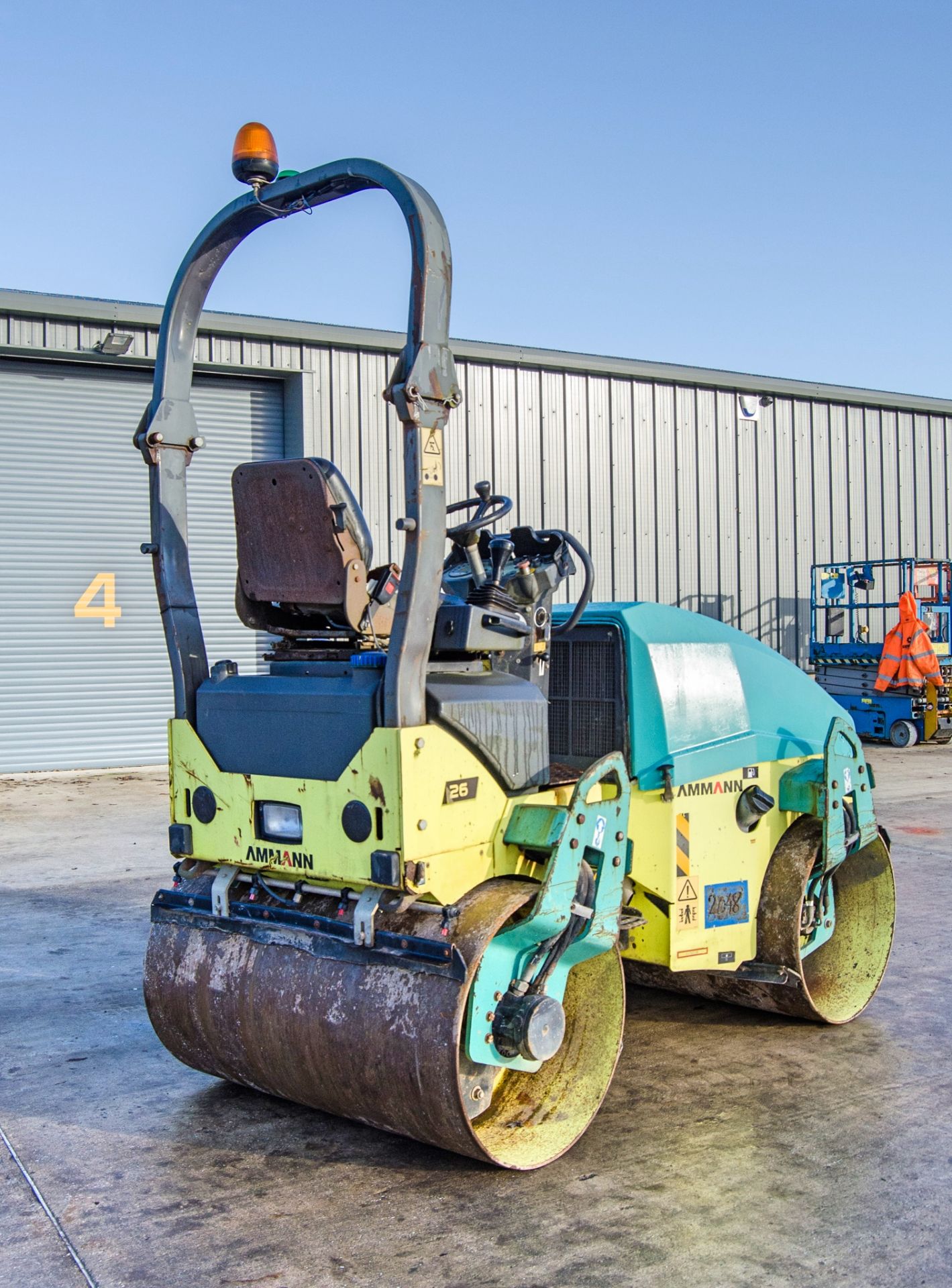 Ammann ARX26 double drum ride on roller Year: 2015 S/N: 6150215 Recorded Hours: 812 2048 - Image 4 of 21
