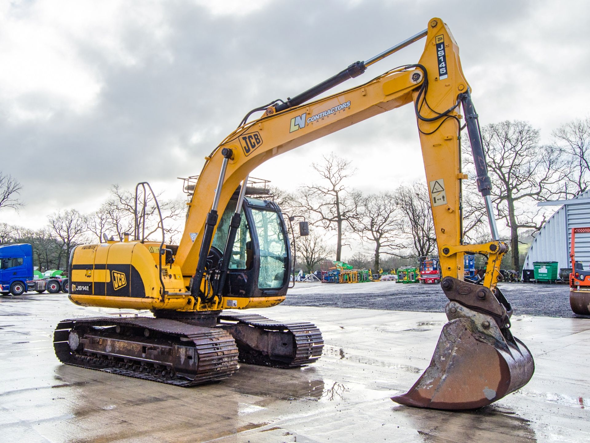 JCB JS145LC 14.5 tonne steel tracked excavator Year: 2009 S/N: 9160009 Recorded Hours: 11,920 piped, - Image 2 of 27