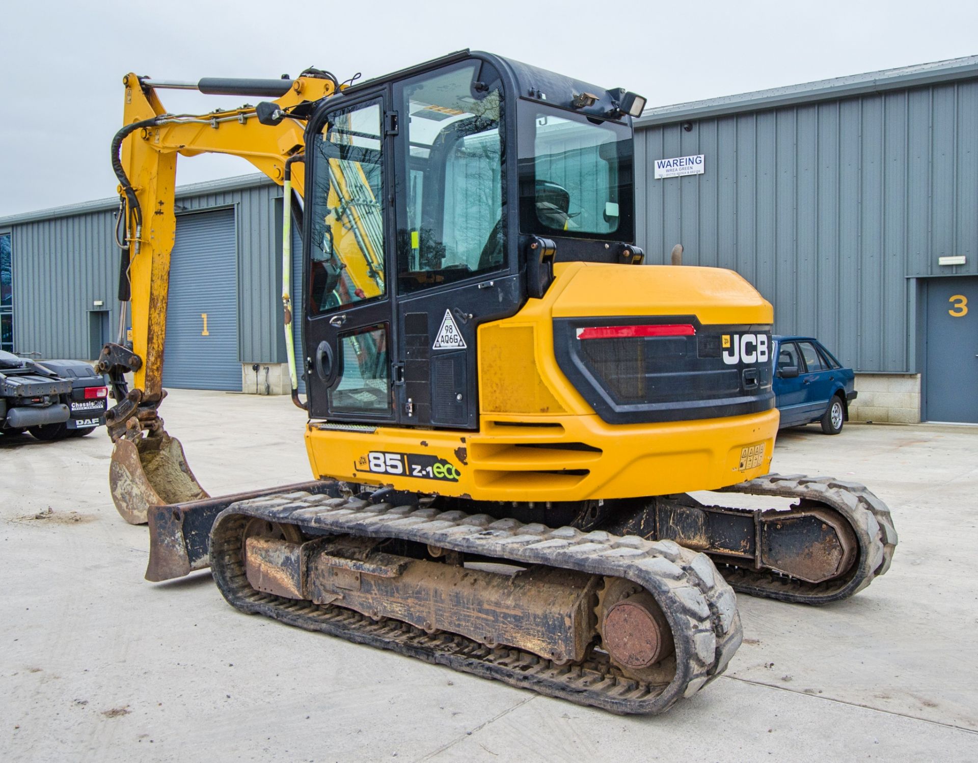 JCB 85Z-1 8.5 tonne rubber tracked excavator Year: 2017 S/N: 2501035 Recorded Hours: 3462 blade, - Image 4 of 28