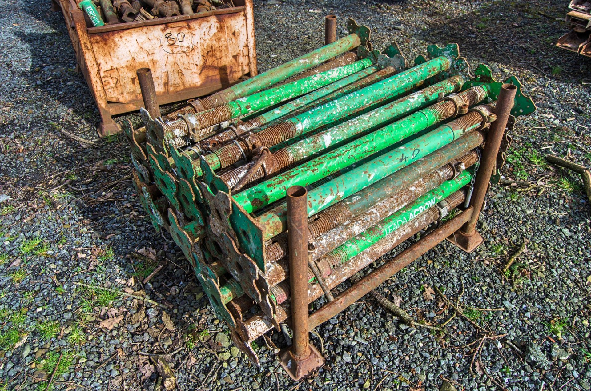 Stillage of adjustable steel props - Image 2 of 2