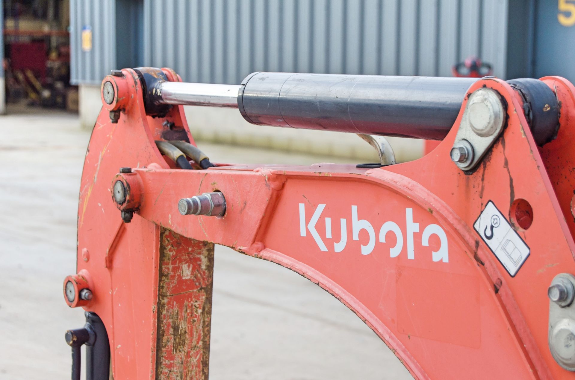 Kubota K008-3 0.8 tonne rubber tracked micro excavator Year: 2014 S/N: H25912 Recorded Hours: 2643 - Image 16 of 25