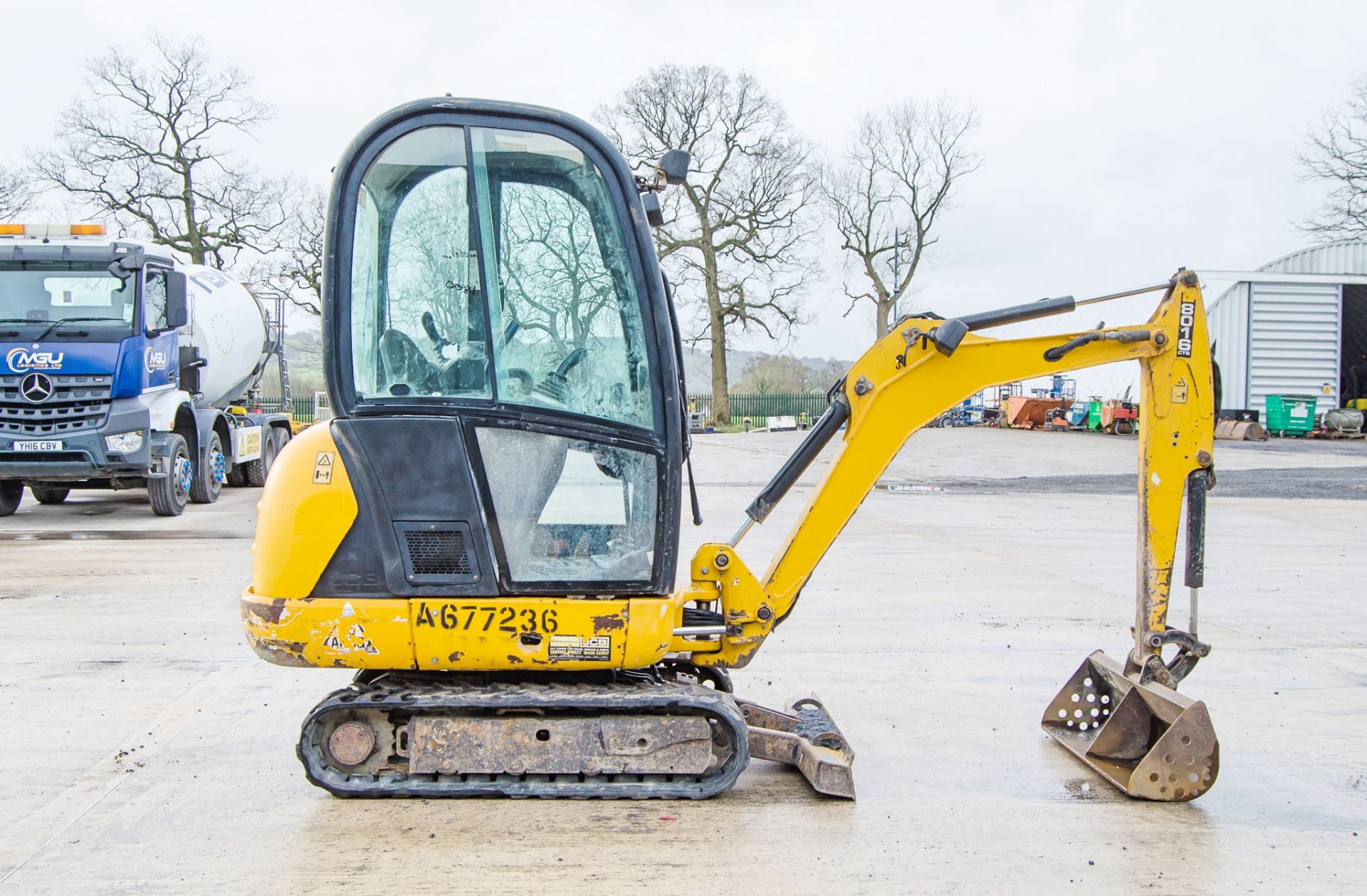 JCB 8016 1.5 tonne rubber tracked mini excavator Year: 2015 S/N: 2071800 Recorded Hours: 2622 blade, - Image 8 of 23