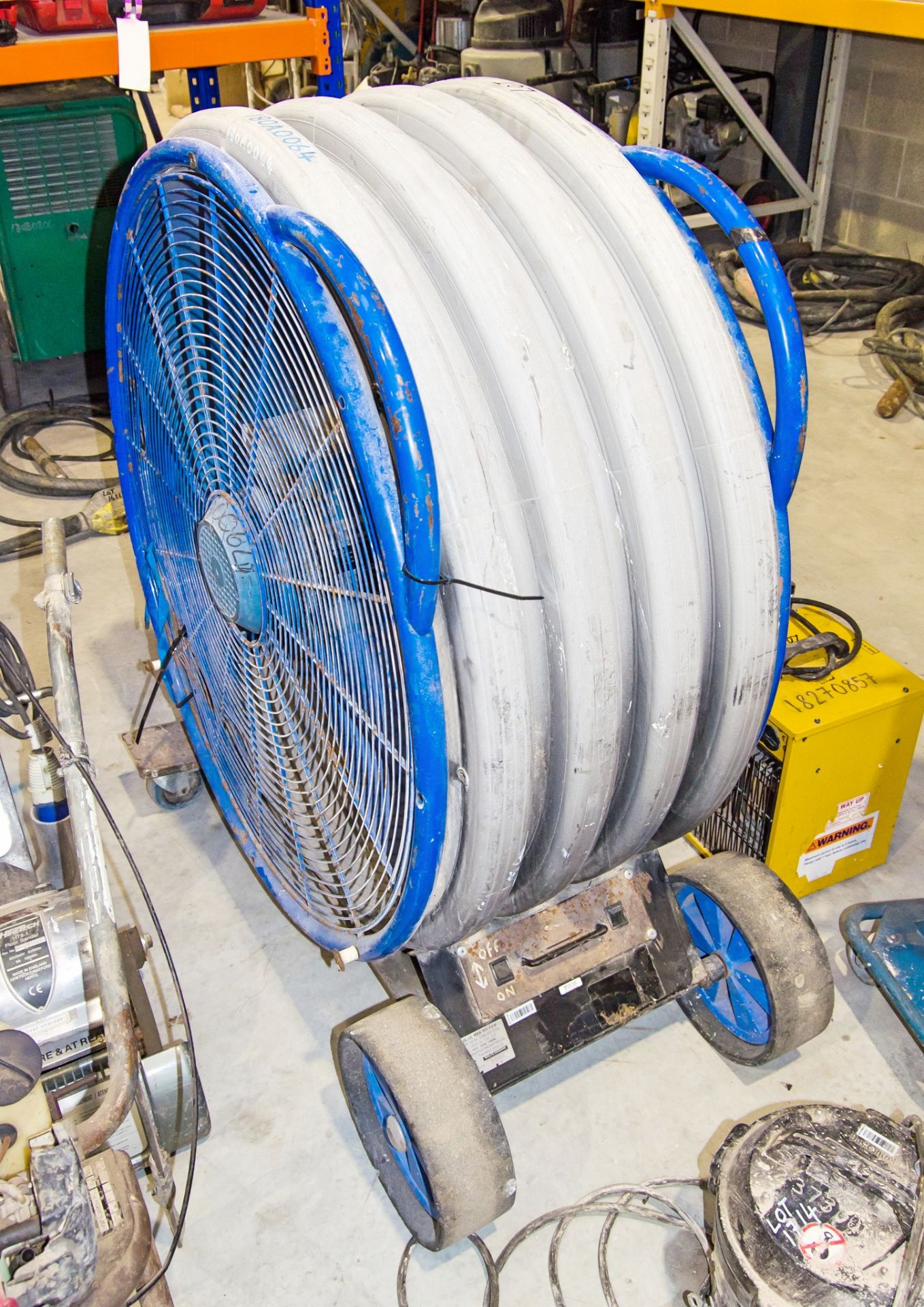 Blue Max 950 240v industrial air circulation fan ** Power cord cut off ** 180A0064