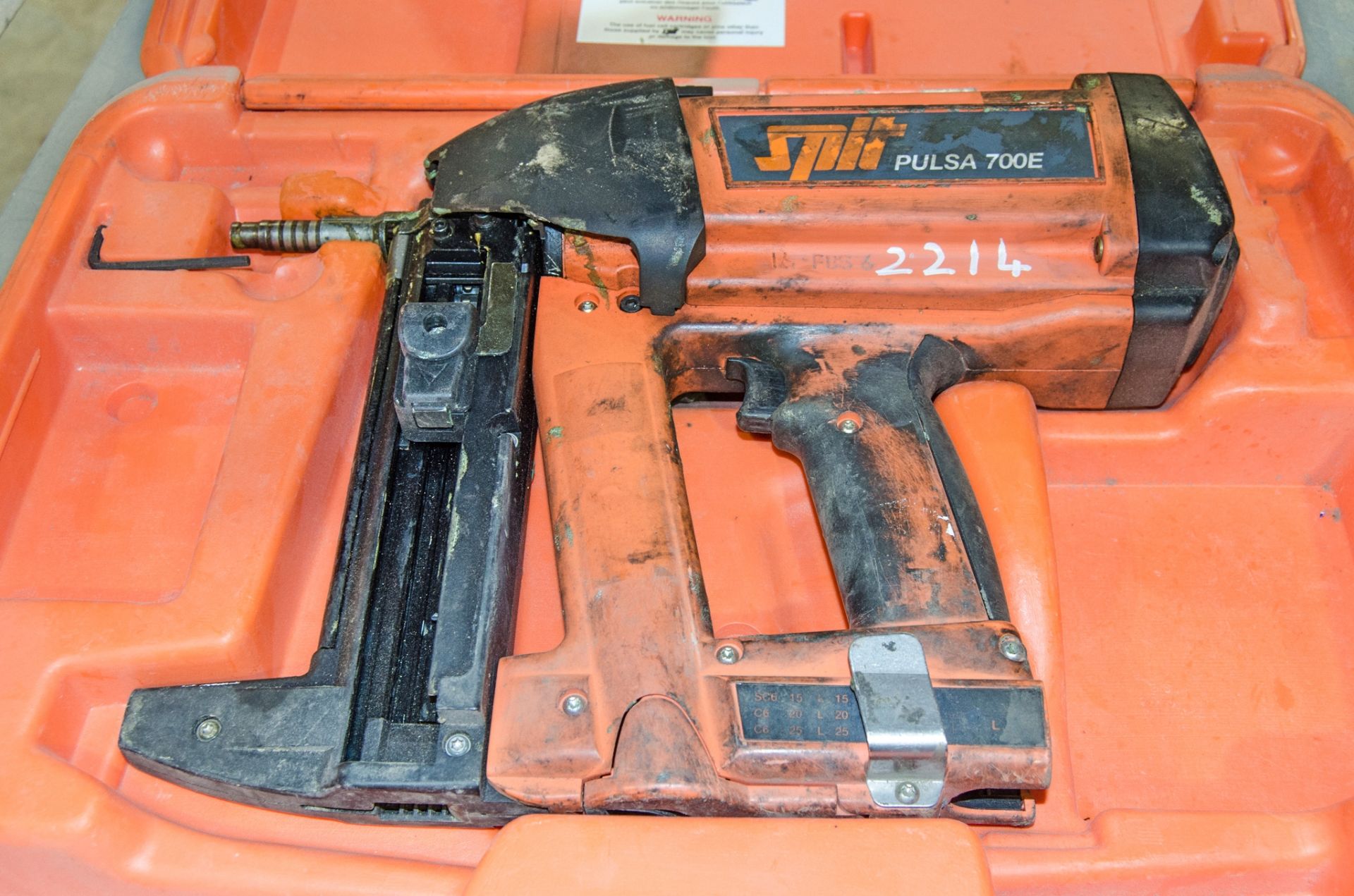 Spit Pulsa 700E nail gun c/w carry case ** Parts missing ** WOOOFB56