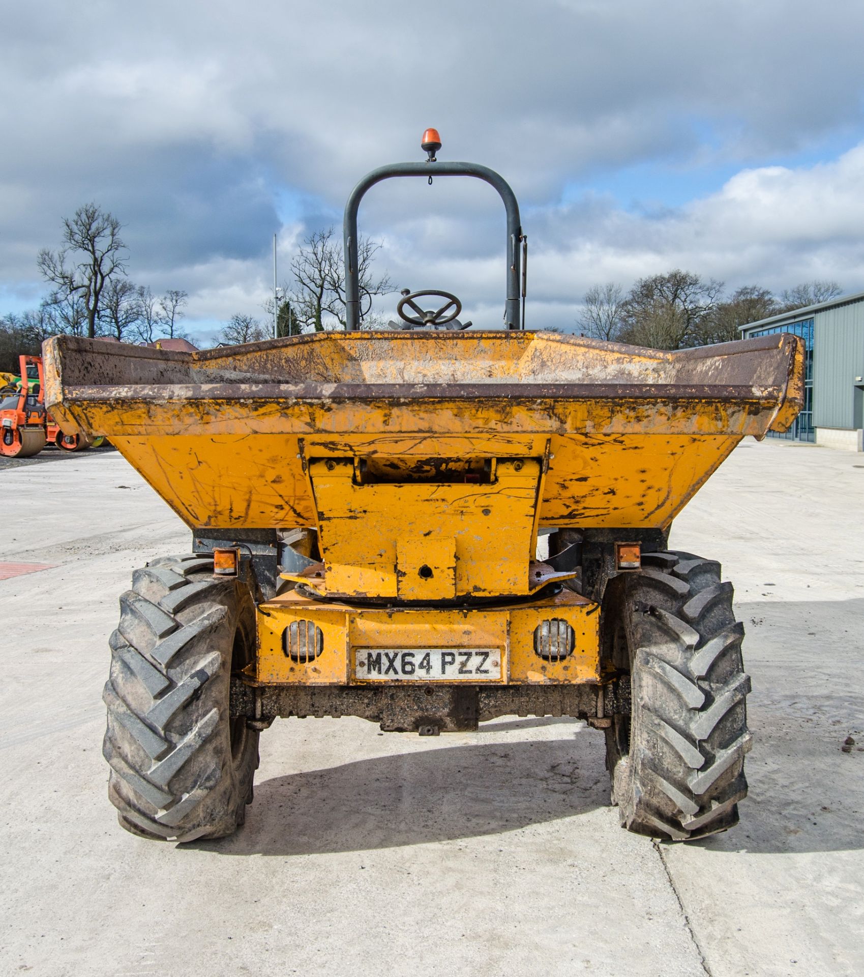 Thwaites 6 tonne swivel skip dumper Year: 2014 S/N: 402C9214 Recorded Hours: 2036 c/w V5C - Image 5 of 21