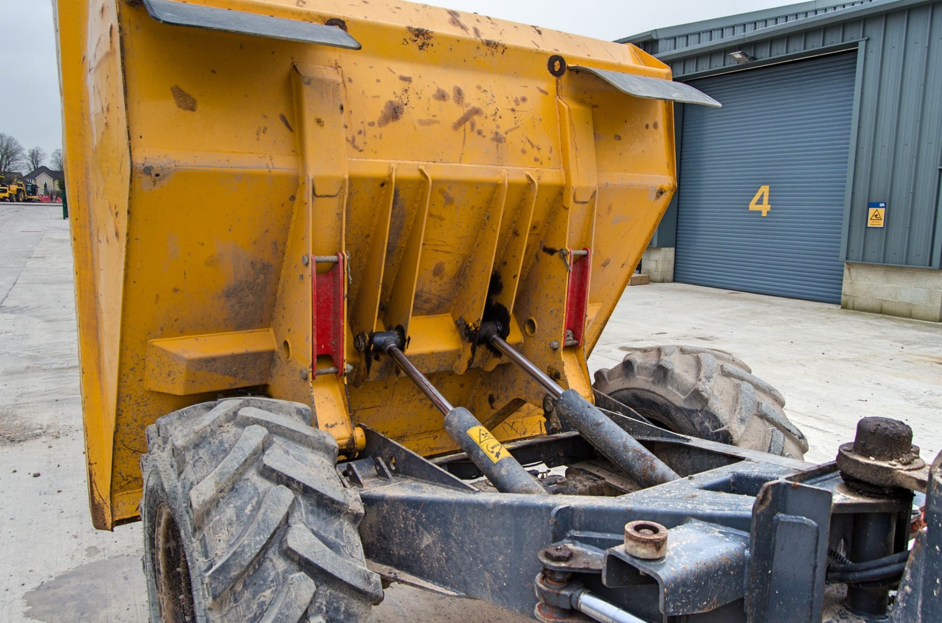 Terex TA6 6 tonne straight skip dumper Year: 2013 S/N: ED1MS3949 Recorded Hours: 2740 c/w V5C - Image 10 of 21