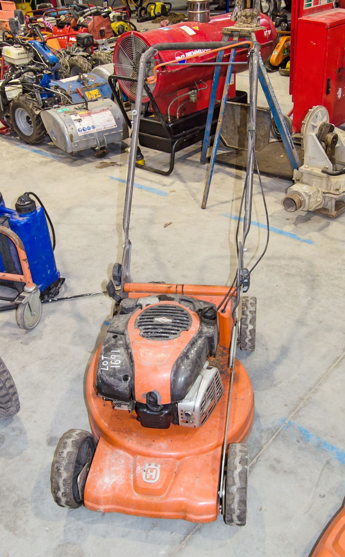 Husqvarna LC4515 petrol driven lawnmower