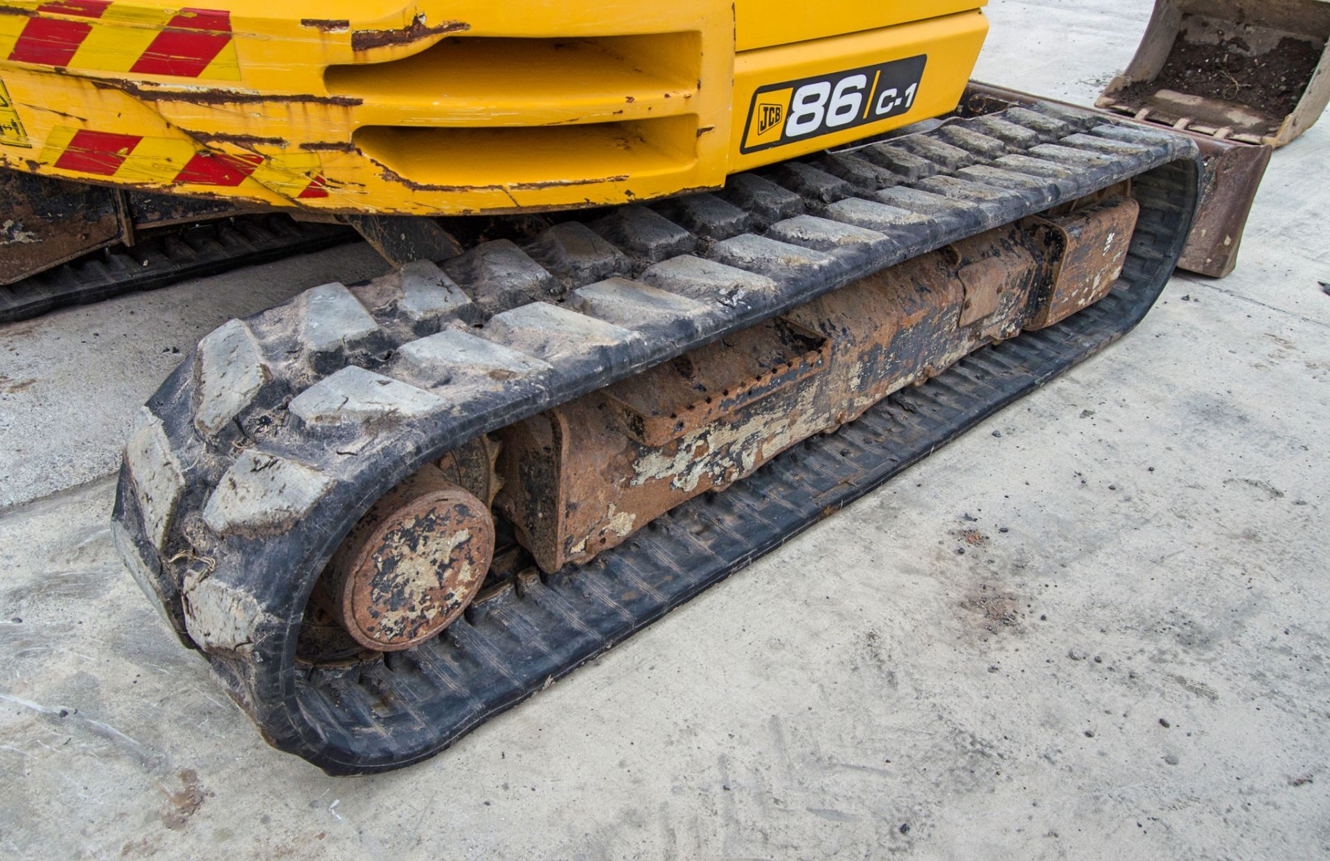 JCB 86C-1 8.5 tonne rubber tracked excavator Year: 2014 S/N: 2249525 Recorded Hours: 7036 blade, - Image 11 of 26