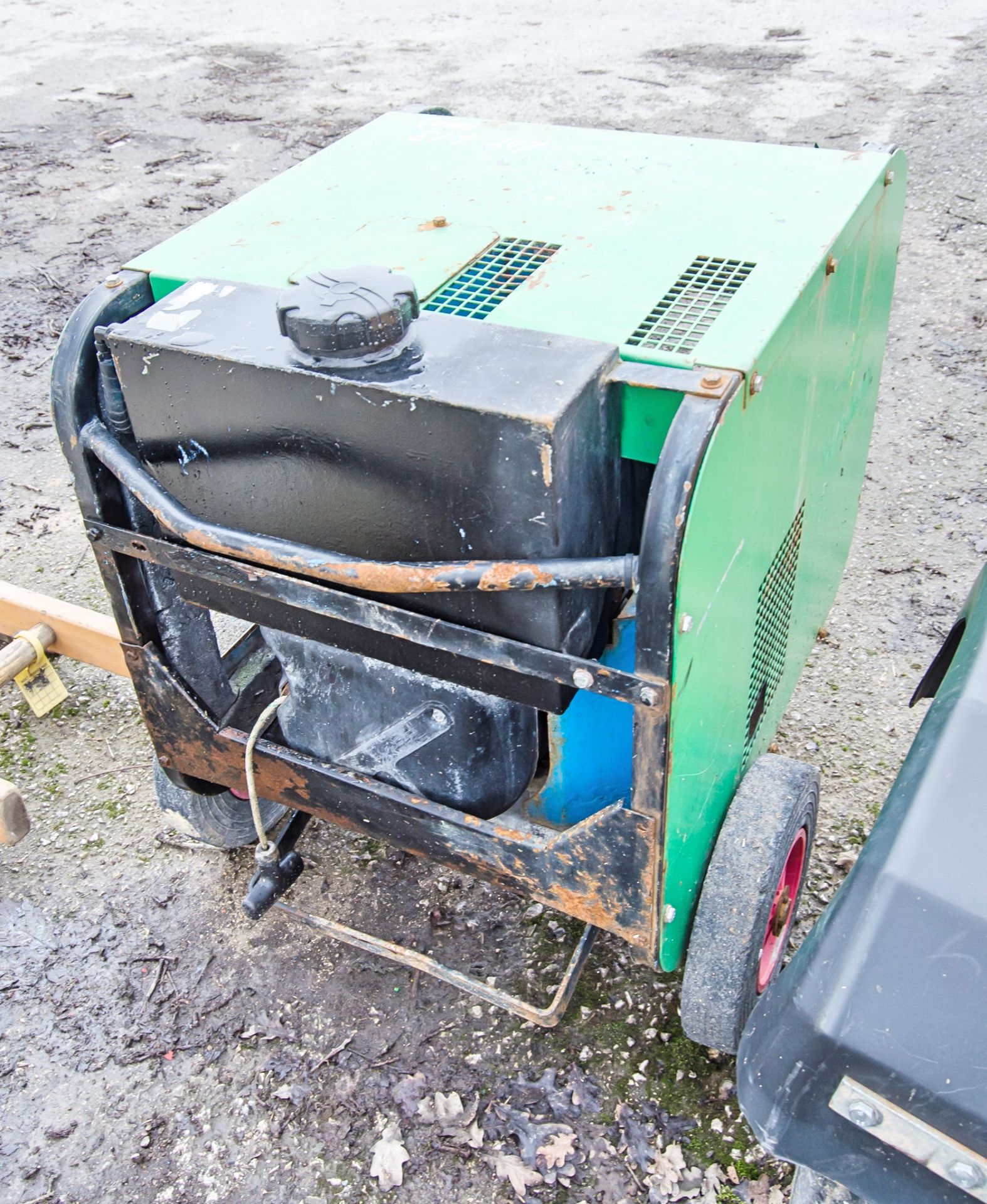 6 kva diesel driven generator ** Sockets broken off ** A698875 - Image 2 of 3