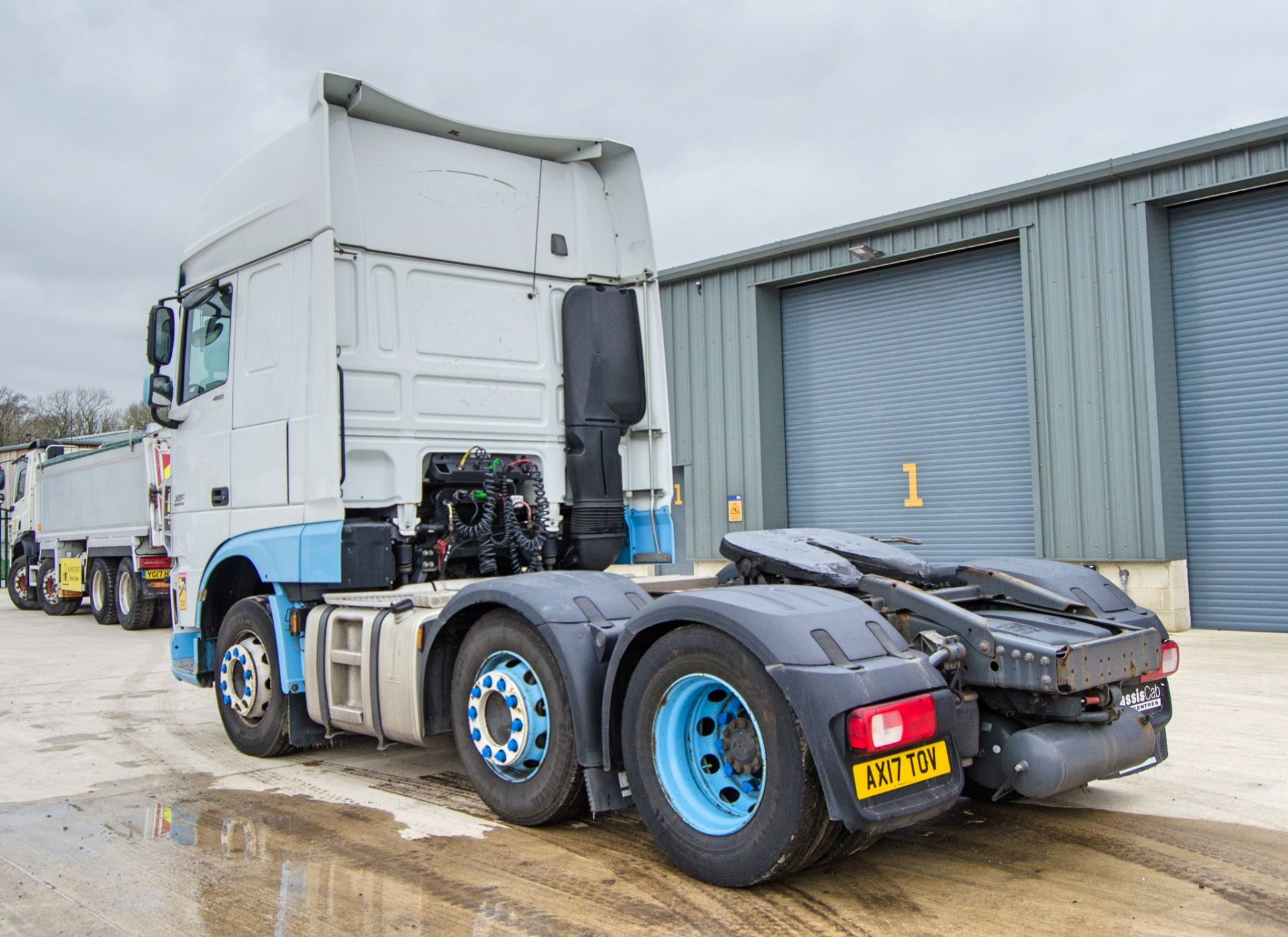 DAF 460 XF Euro 6 6x2 tractor unit Registration Number: AX17 TOV Date of Registration: 17/08/2017 - Image 4 of 30