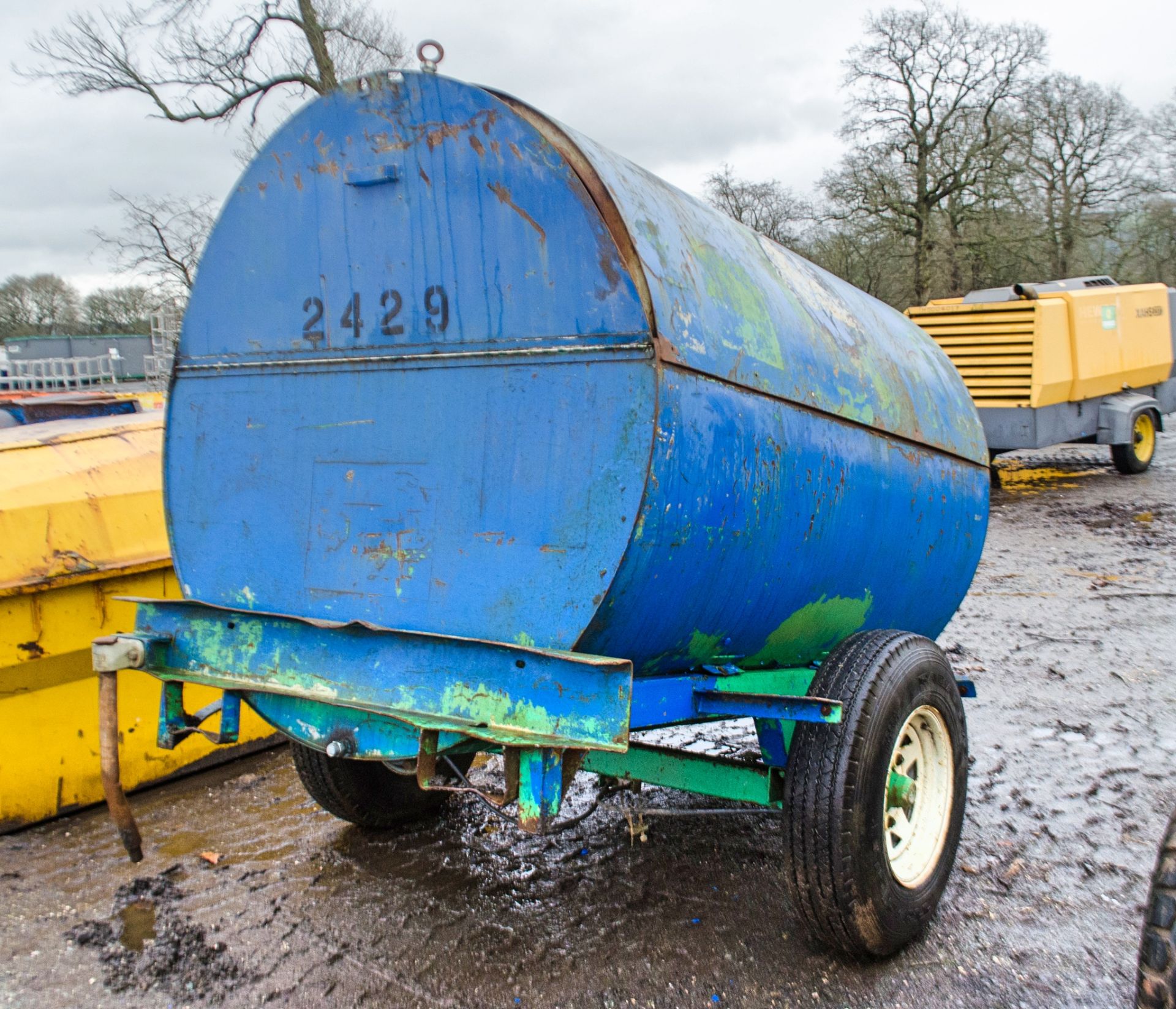 Trailer Engineering 2250 litre site tow bunded fuel bowser c/w manual pump, delivery hose and nozzle - Image 3 of 7