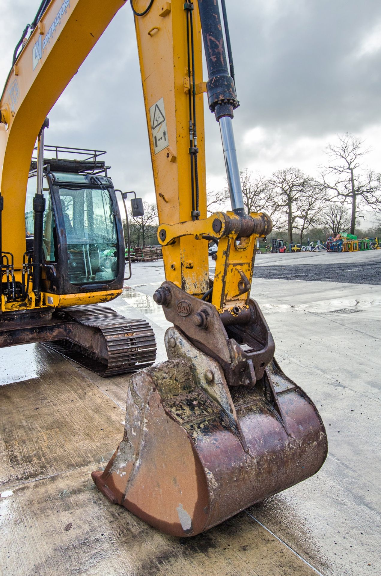 JCB JS145LC 14.5 tonne steel tracked excavator Year: 2009 S/N: 9160009 Recorded Hours: 11,920 piped, - Image 14 of 27