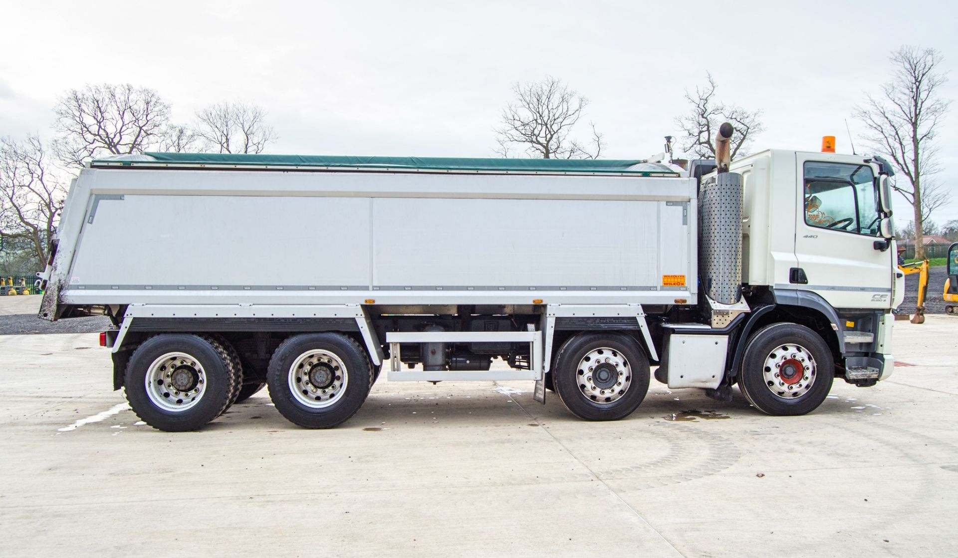 DAF 440 CF Euro 6 8x4 32 tonne tipper lorry Registration Number: YG17 HVZ Date of Registration: 10/ - Image 8 of 33