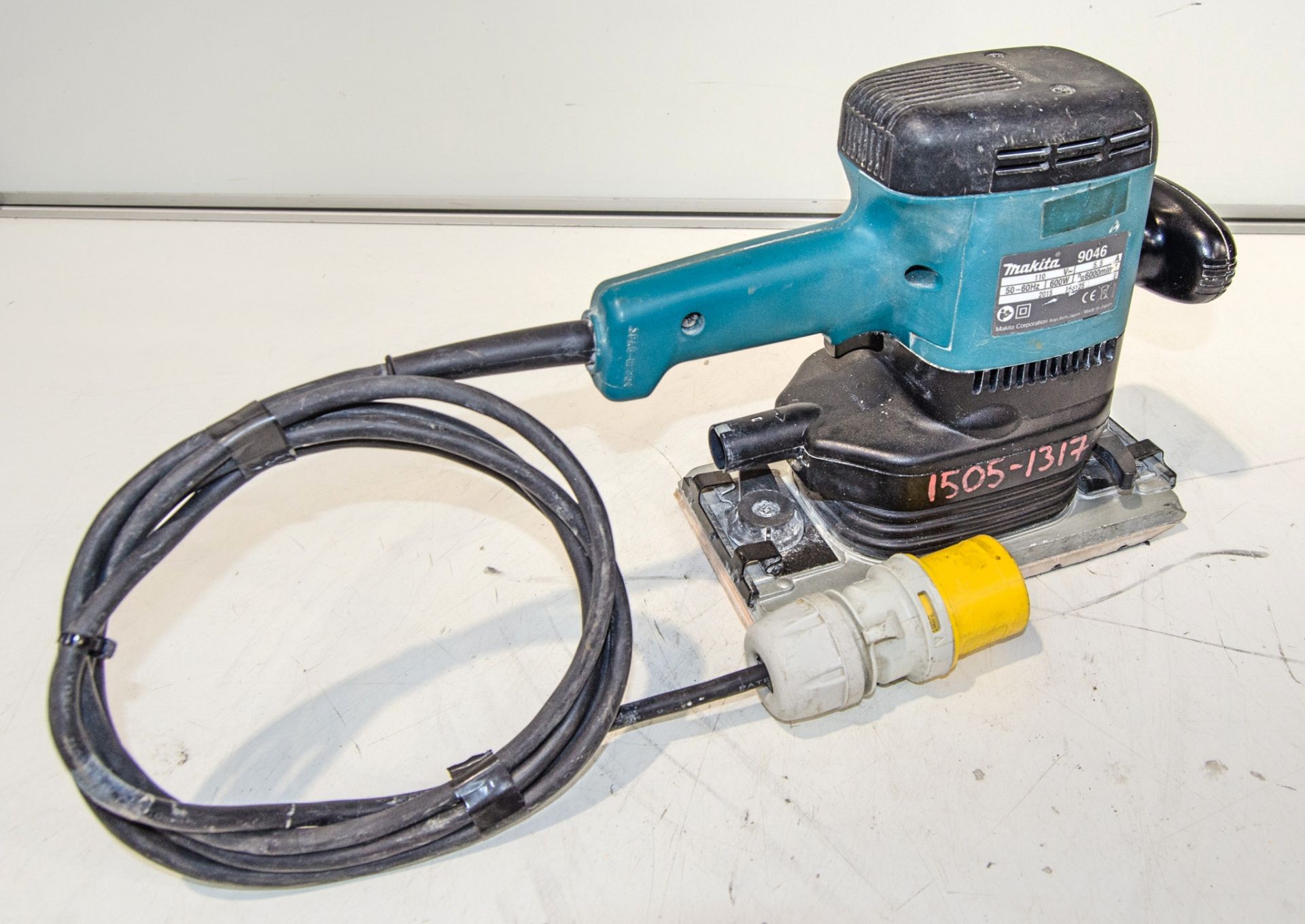 Makita 9046 110v sander 15051317 - Image 2 of 2