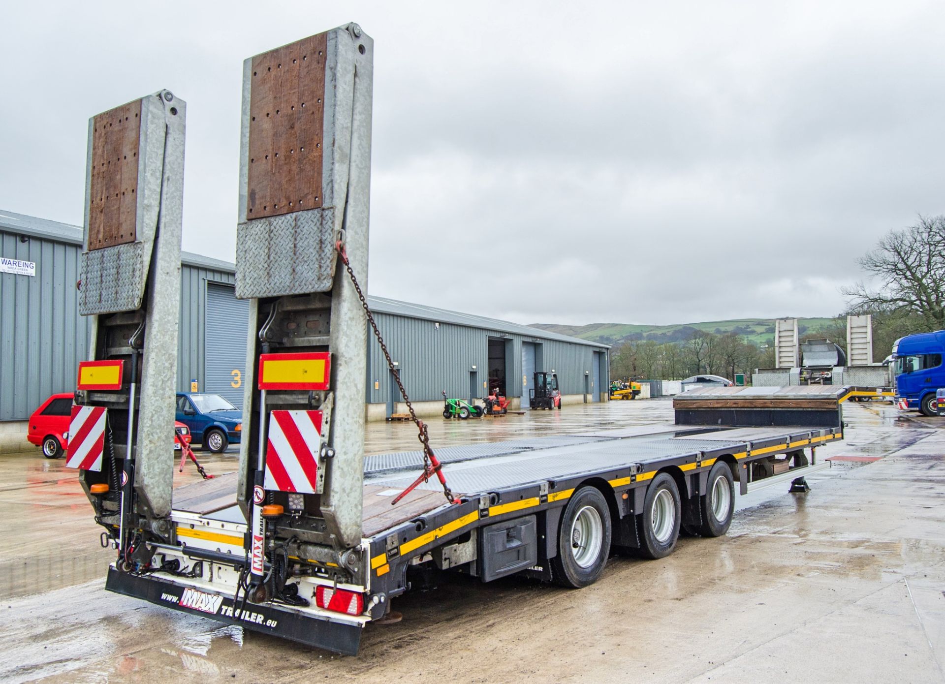 Faymonville Max 13.4 metre tri-axle step frame extender low loader trailer Year: 2021 VIN: 105583 - Image 3 of 34