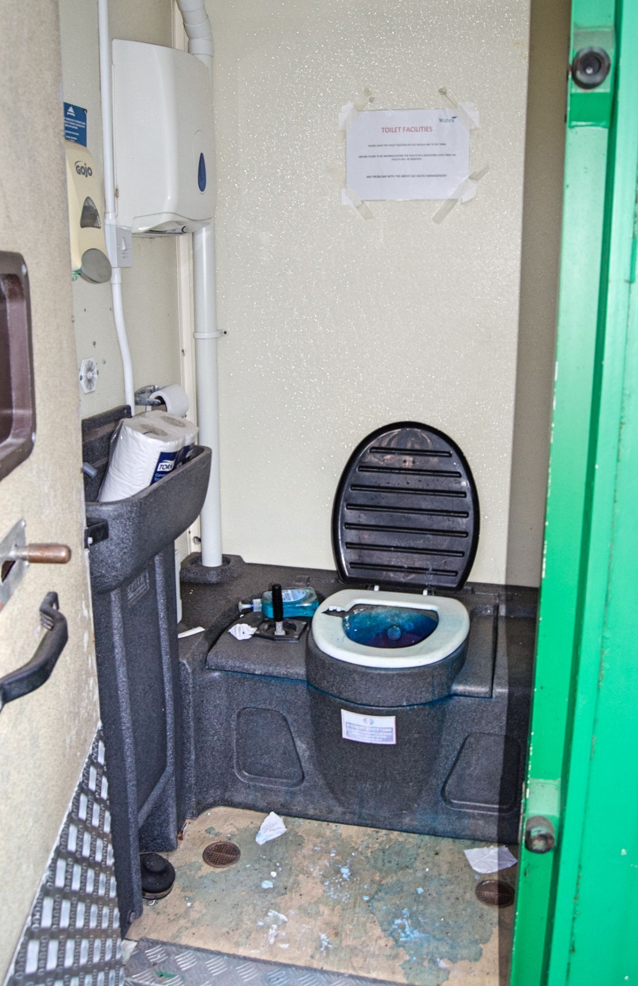 12ft x 8ft steel anti-vandal mobile welfare unit Comprising of: Canteen area, toilet & generator - Image 9 of 11