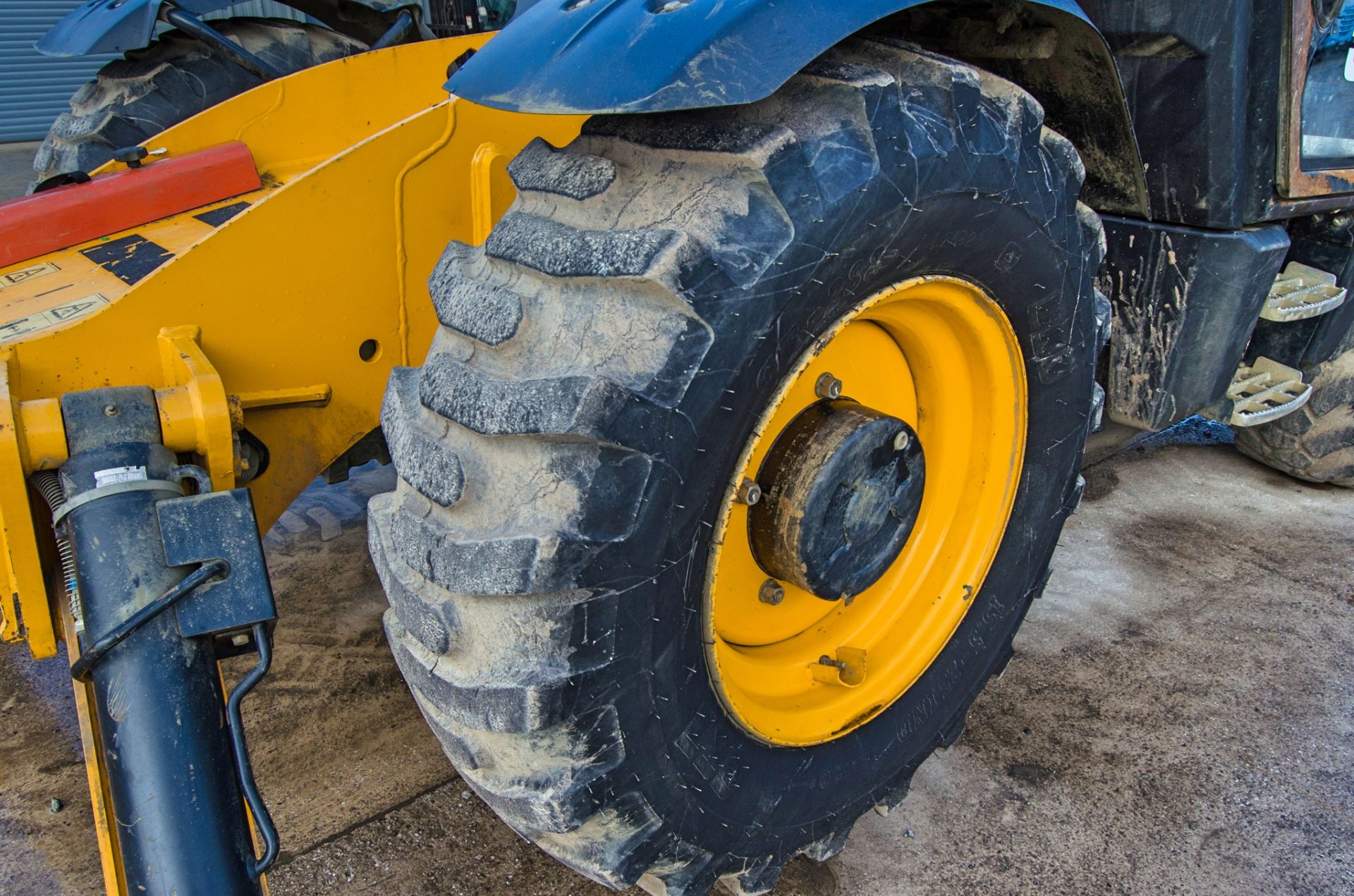 JCB 540-140 T4 IV 14 metre telescopic handler Year: 2016 S/N: 2465067 Recorded Hours: 3083 A727535 - Image 13 of 24