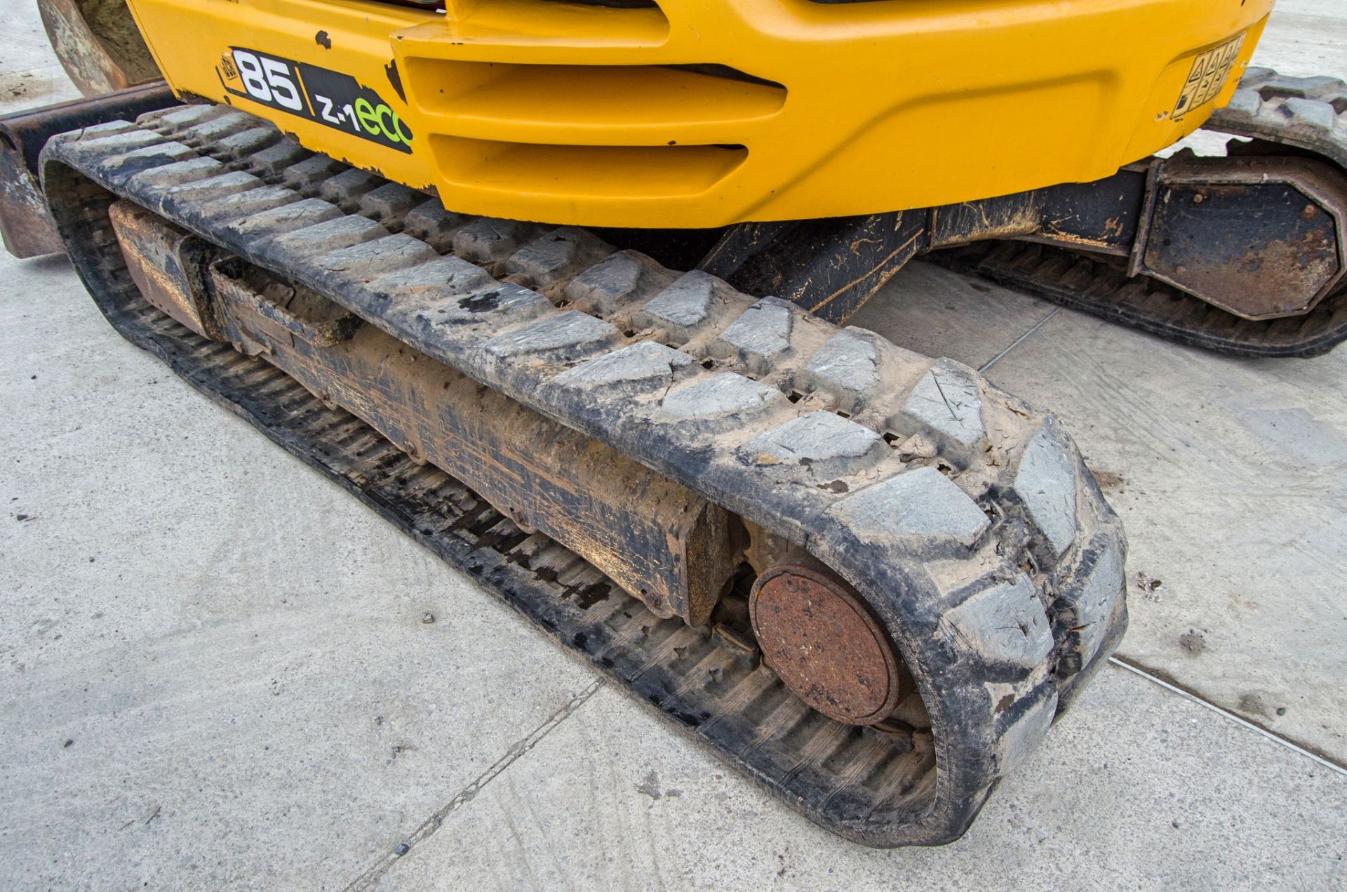 JCB 85Z-1 8.5 tonne rubber tracked excavator Year: 2017 S/N: 2501035 Recorded Hours: 3462 blade, - Image 11 of 28