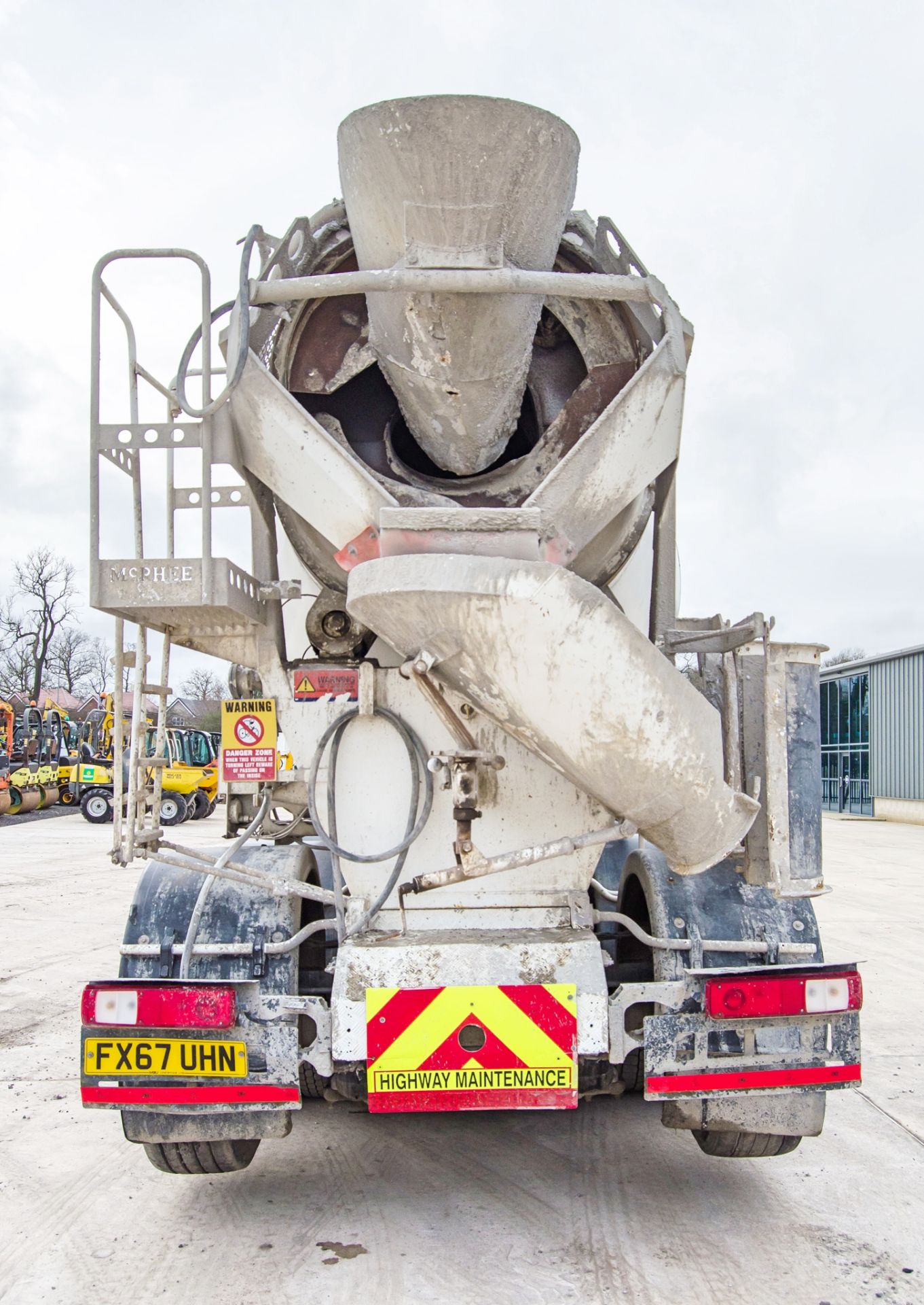 Renault C460 32 tonne 8x4 mixer lorry Registration Number: FX67 UHN Date of Registration: 11/01/2018 - Image 6 of 29