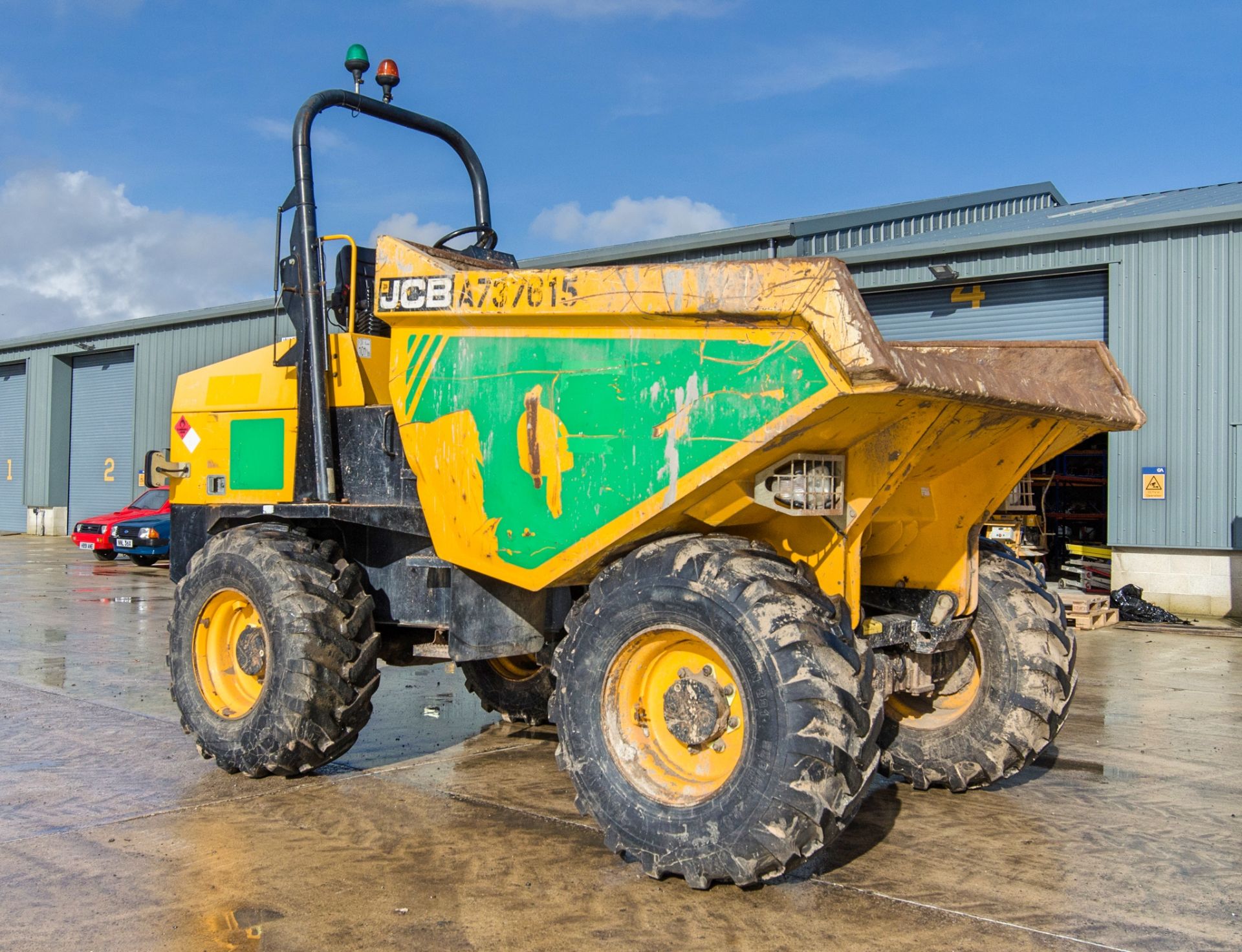 JCB 9 tonne straight skip dumper Year: 2016 S/N: EGGRM0027 Recorded Hours: 2271 c/w V5C - Image 2 of 23