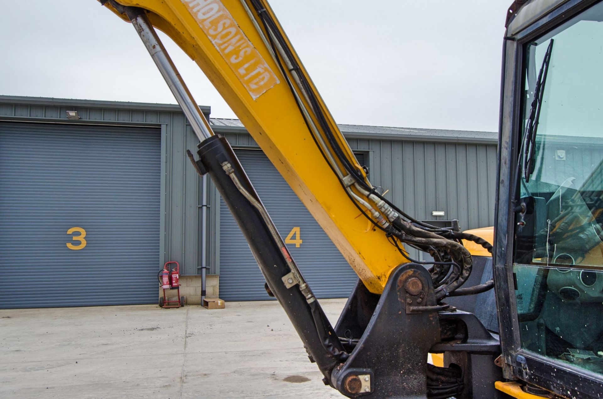 JCB 86C-1 8.5 tonne rubber tracked excavator Year: 2014 S/N: 2249525 Recorded Hours: 7036 blade, - Image 17 of 26