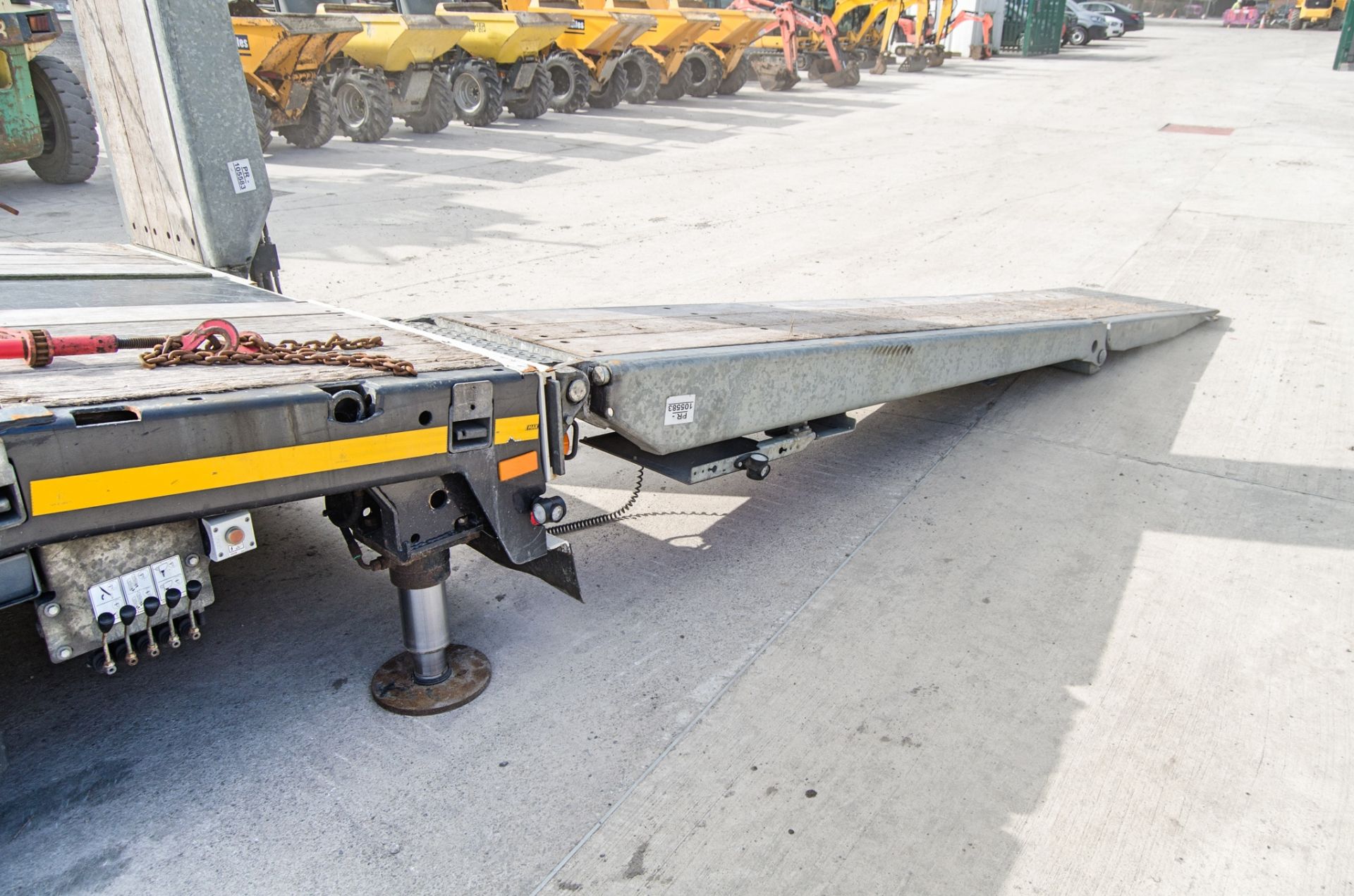 Faymonville Max 13.4 metre tri-axle step frame extender low loader trailer Year: 2021 VIN: 105583 - Image 23 of 34