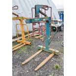 Conquip 2 tonne self balancing crane forks A661503