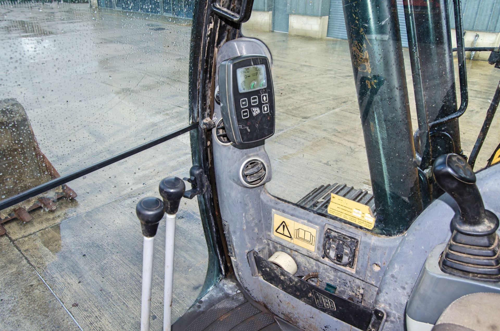 JCB JS145LC 14.5 tonne steel tracked excavator Year: 2009 S/N: 9160009 Recorded Hours: 11,920 piped, - Image 22 of 27