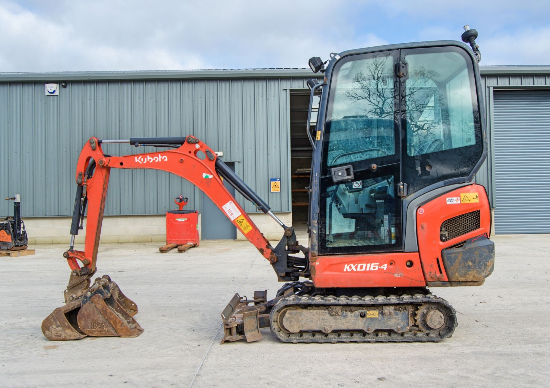 Kubota KX016-4 1.5 tonne rubber tracked excavator Year: 2017 S/N: 61044 Recorded Hours: 2260 - Image 8 of 26