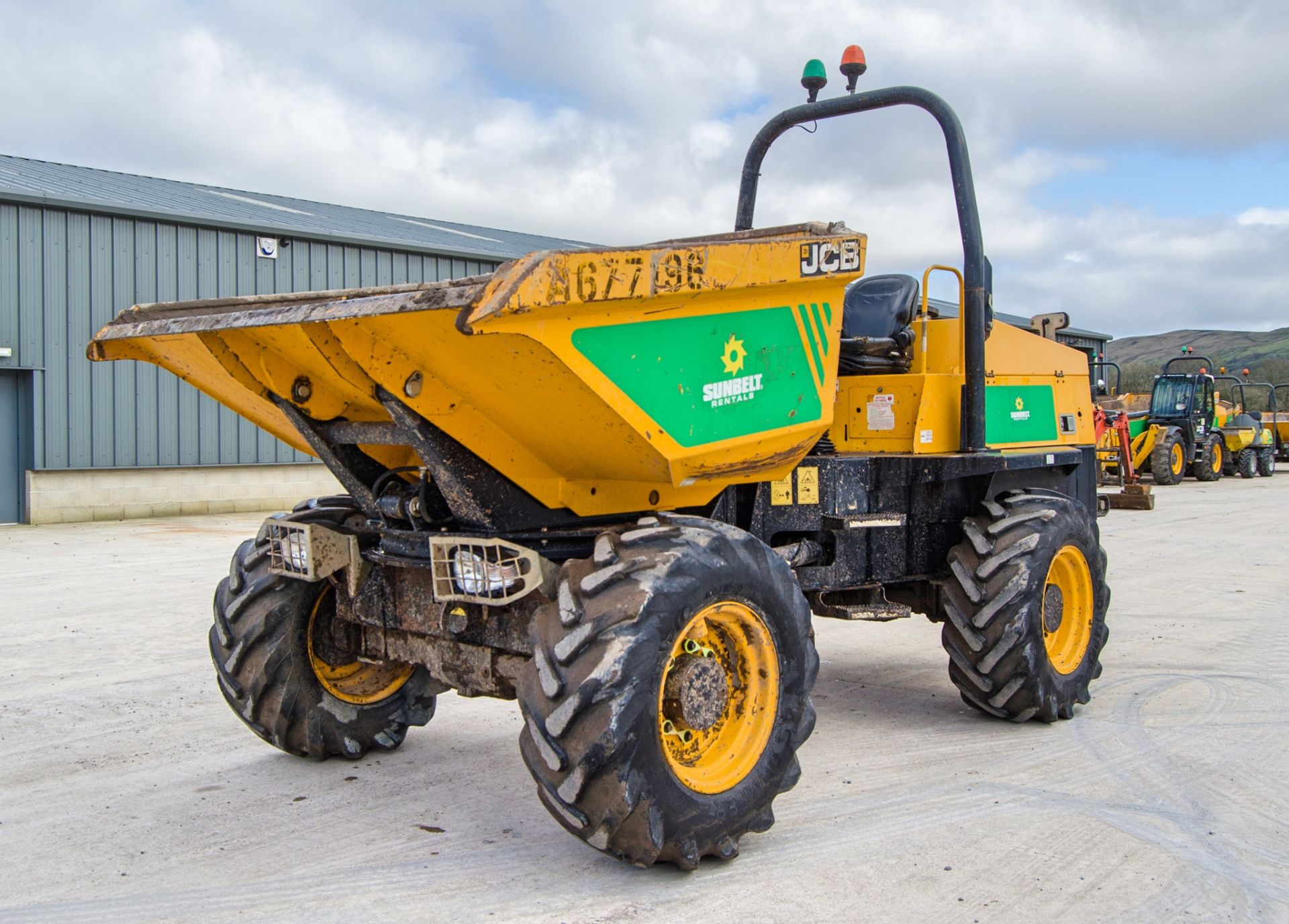 JCB 6 tonne swivel skip dumper Year: 2015 VIN: SLBD1DJJEFFRL8471 Recorded Hours: 1497 Weight: 4410