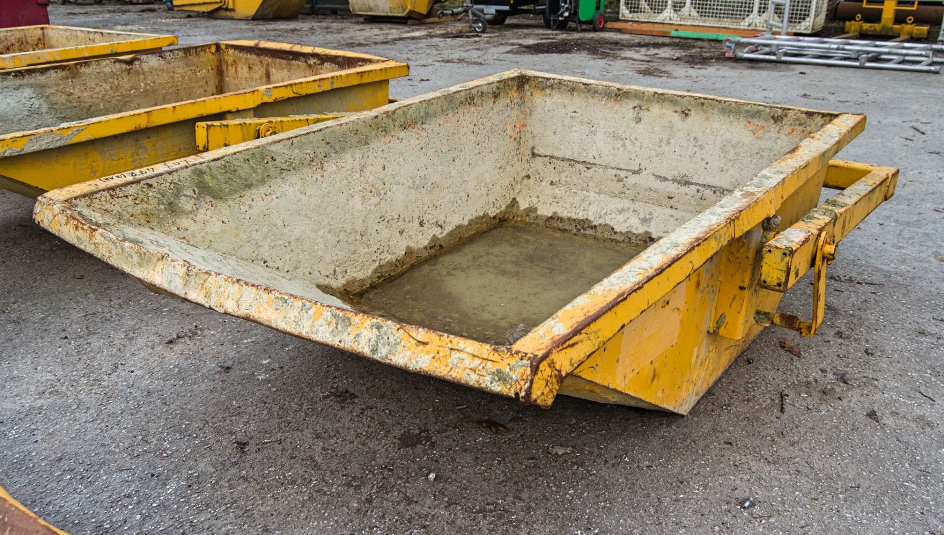 1 tonne boat skip FCH45169