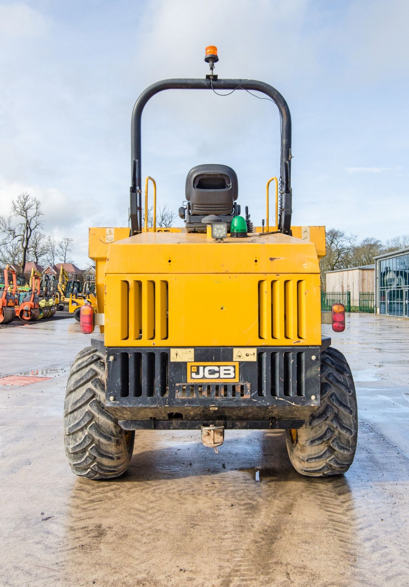 JCB 9 tonne straight skip dumper Year: 2016 S/N: EGGRM0110 Recorded Hours: 1802 A727229 - Image 6 of 23