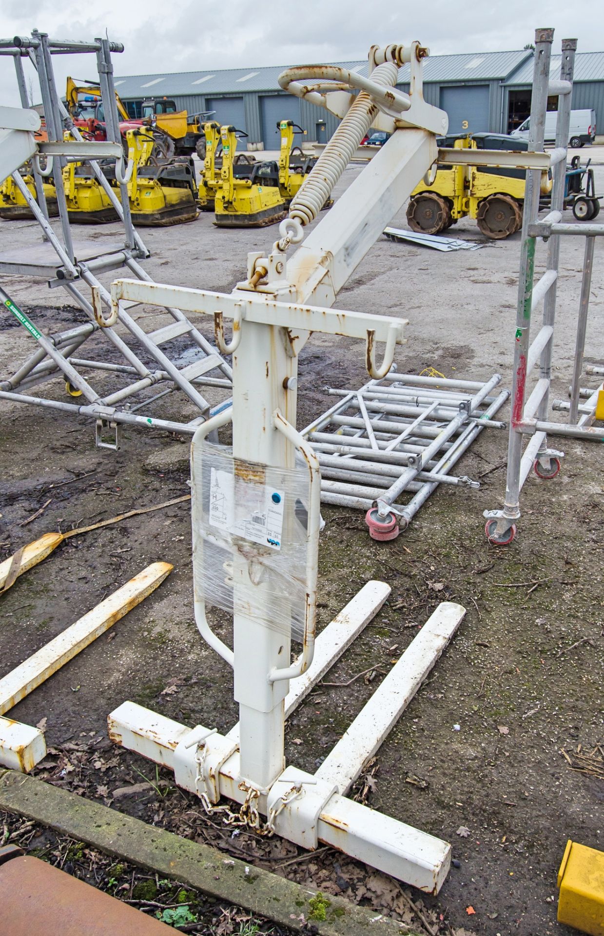 2 tonne self-balancing crane forks 181817 - Image 2 of 2