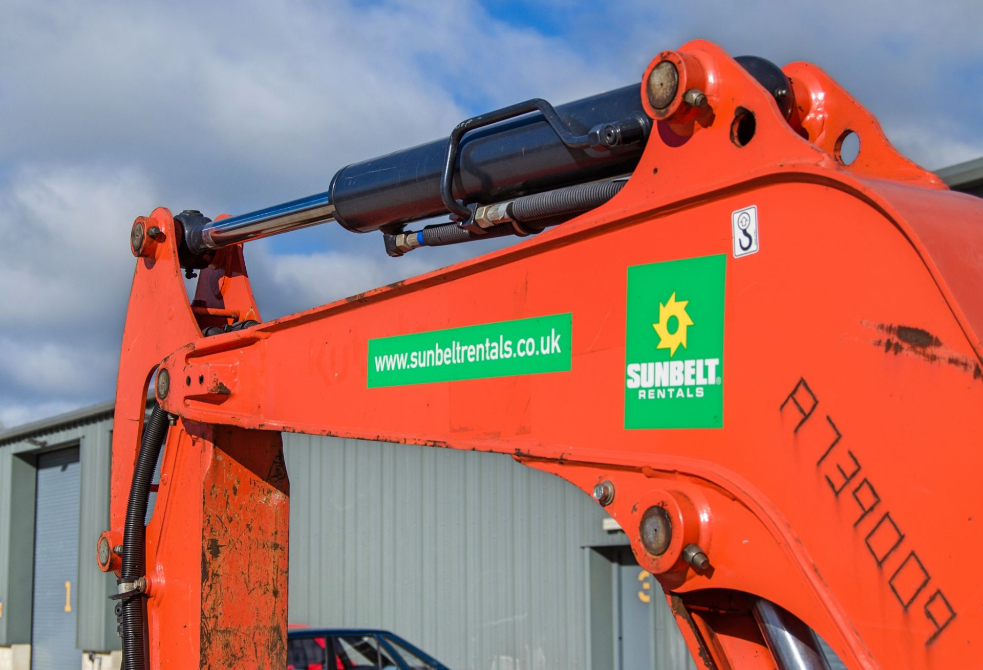 Kubota U27-4 2.7 tonne rubber tracked excavator Year: 2016 S/N: 58736 Recorded Hours: 2733 blade, - Image 16 of 23