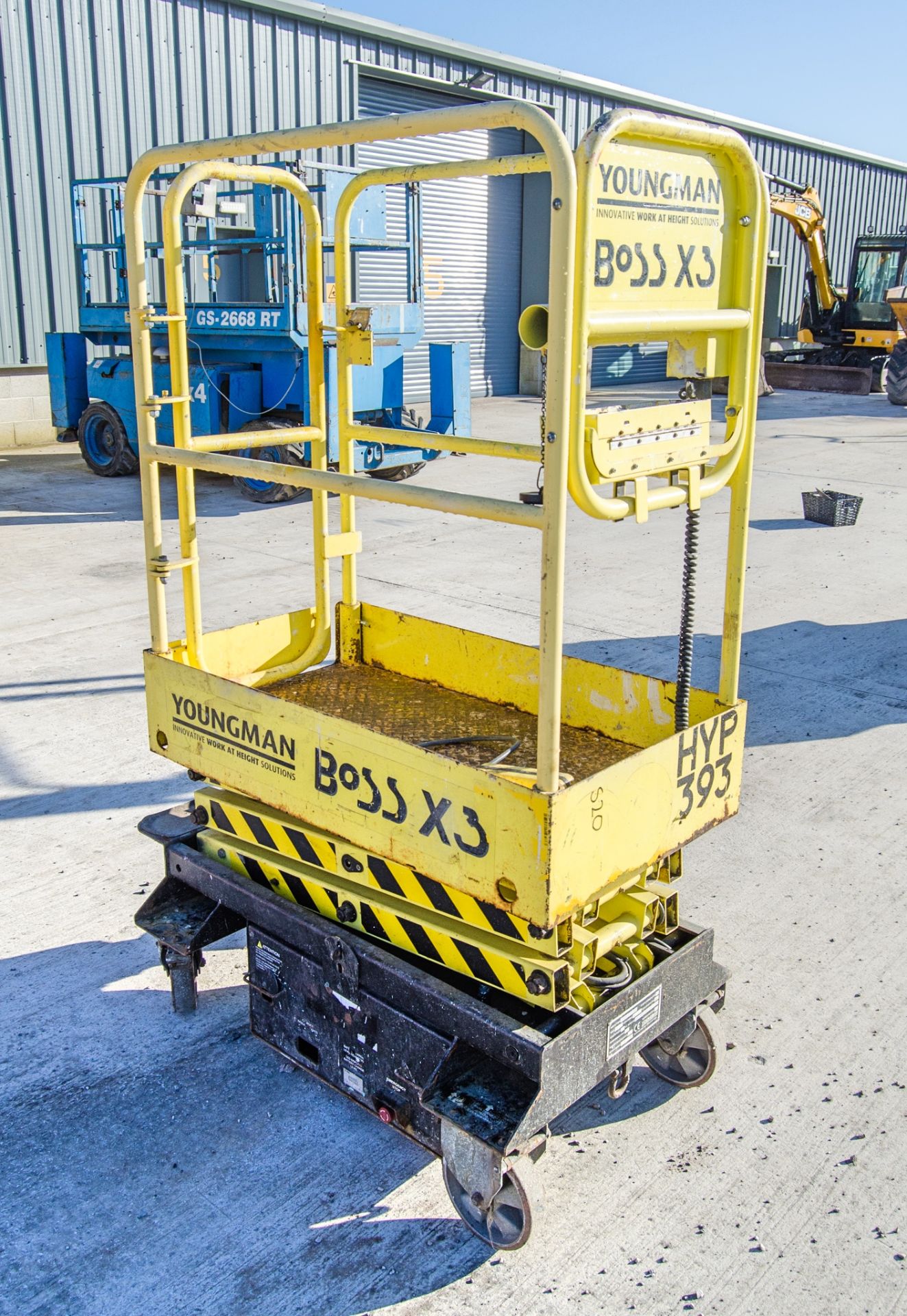 Youngman Boss X3 battery electric push around scissor lift access platform Year: 2015 S/N: 12155 - Image 3 of 6