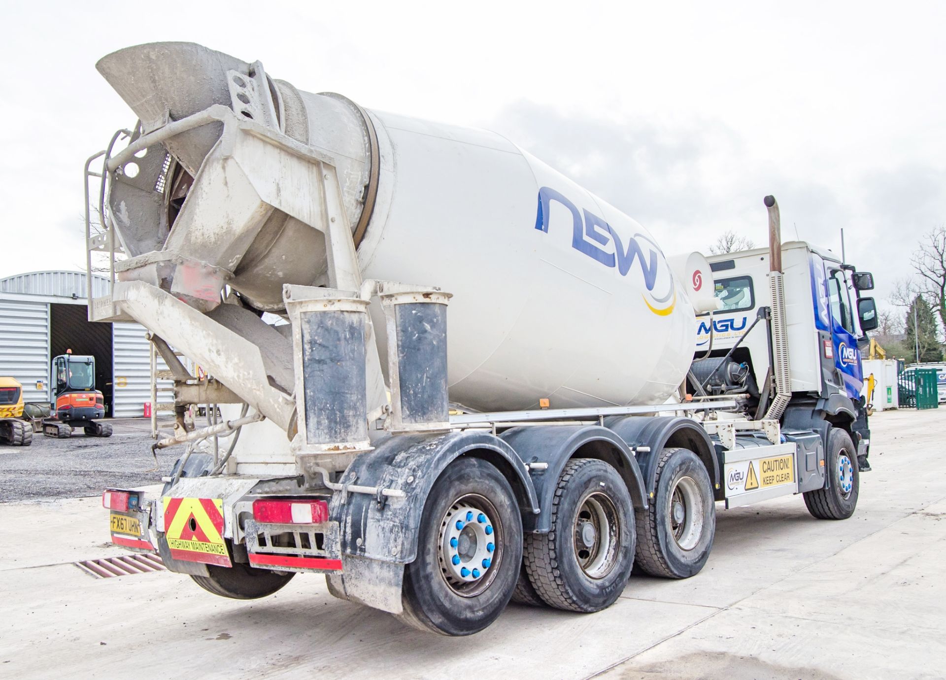 Renault C460 32 tonne 8x4 mixer lorry Registration Number: FX67 UHN Date of Registration: 11/01/2018 - Image 3 of 29