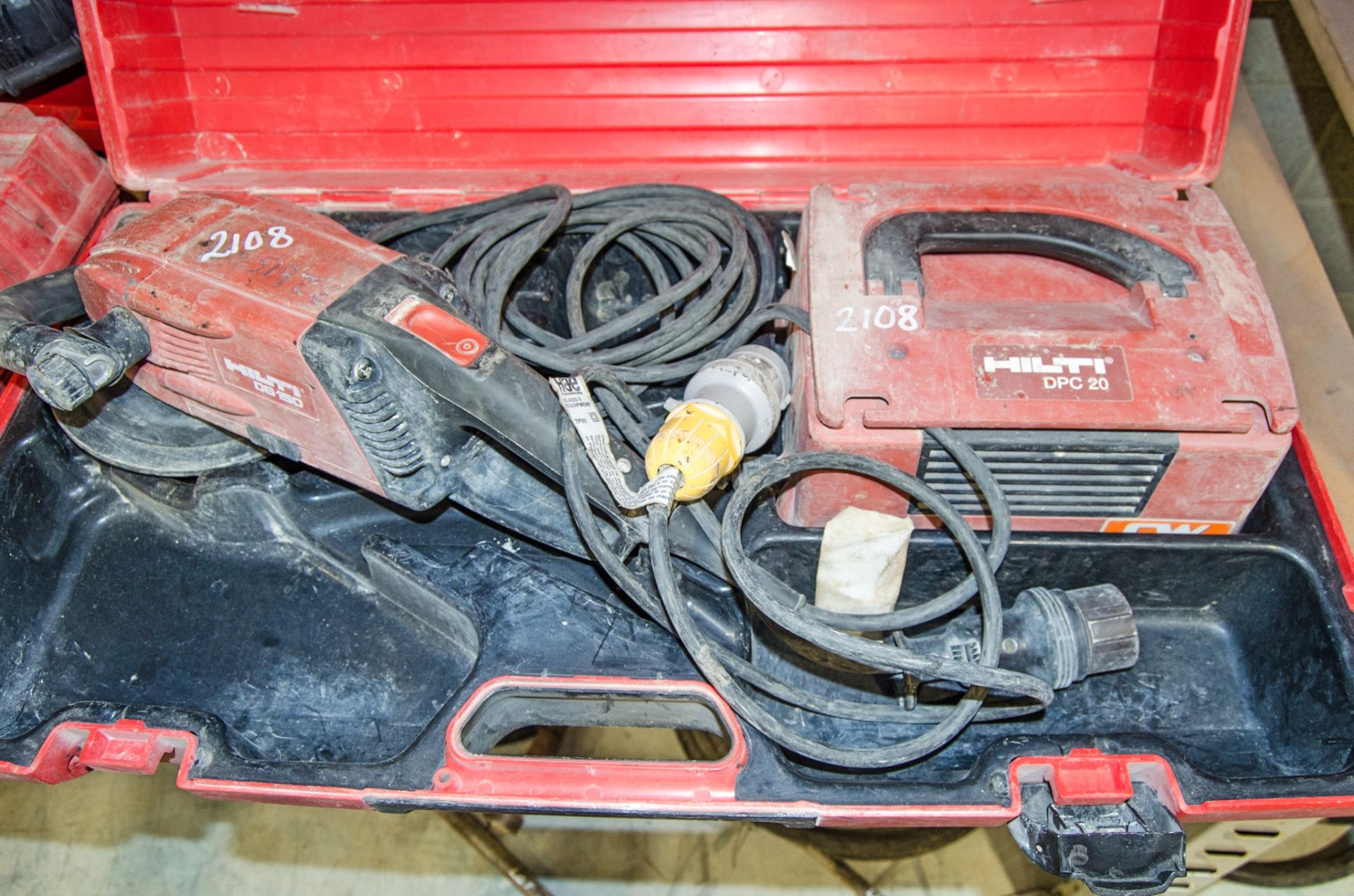 Hilti DG150 110v concrete grinder c/w Hilti DPC power conditioner and carry case 32615