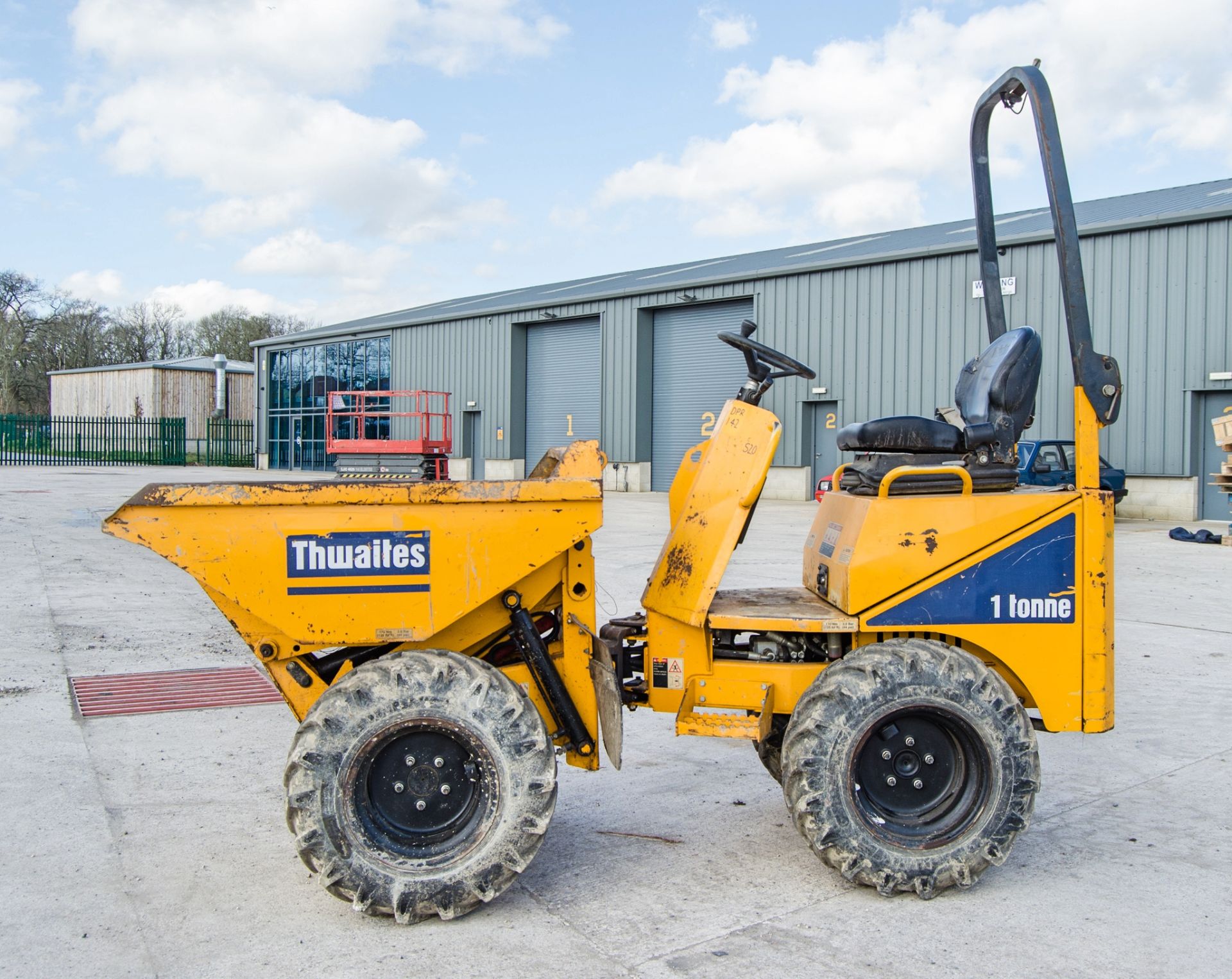 Thwaites 1 tonne hi-tip dumper Year: S/N: E2146 DPR142 ** Machine is a non runner engine parts - Image 8 of 20