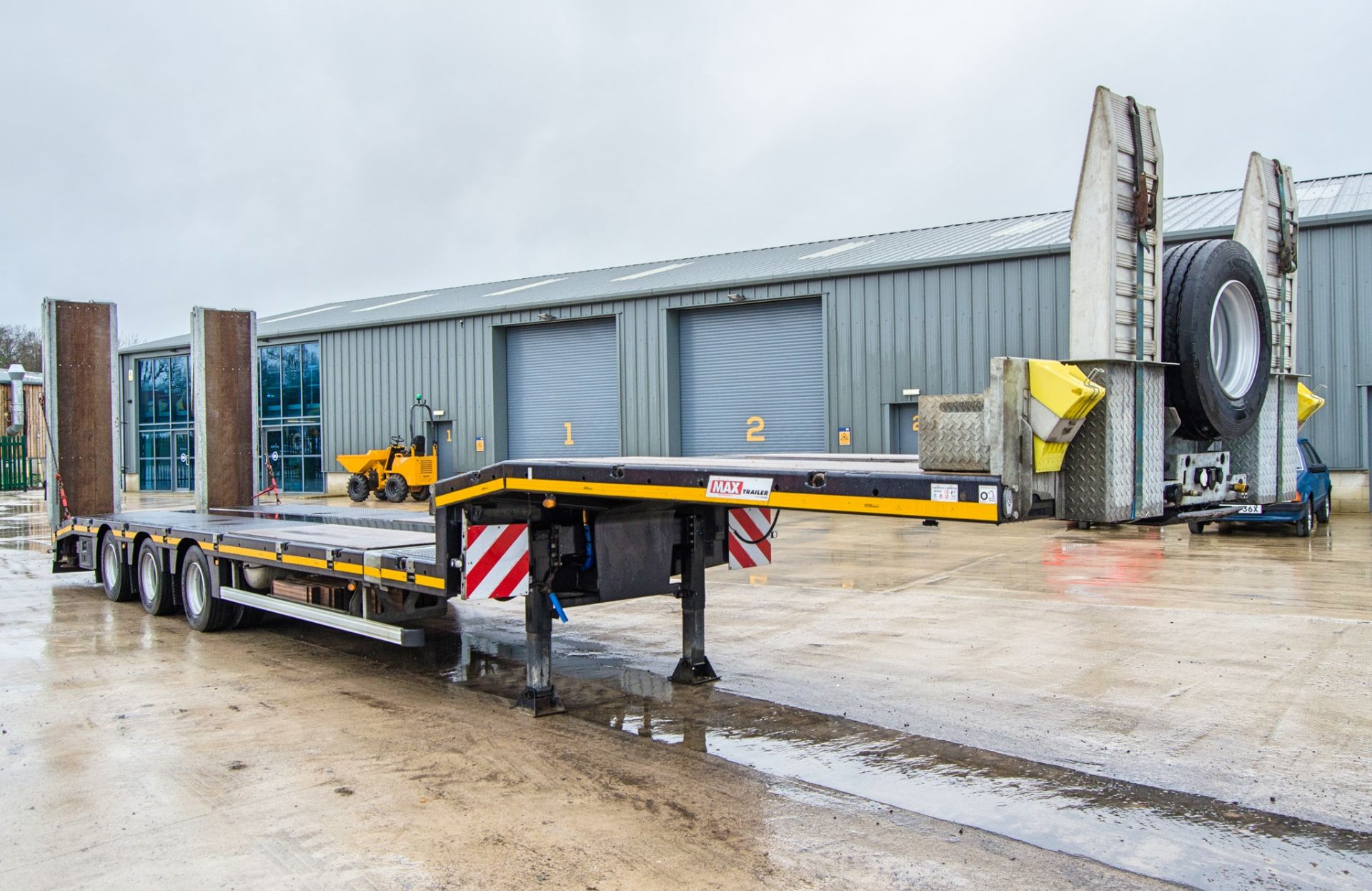 Faymonville Max 13.4 metre tri-axle step frame extender low loader trailer Year: 2021 VIN: 105583 - Image 2 of 34