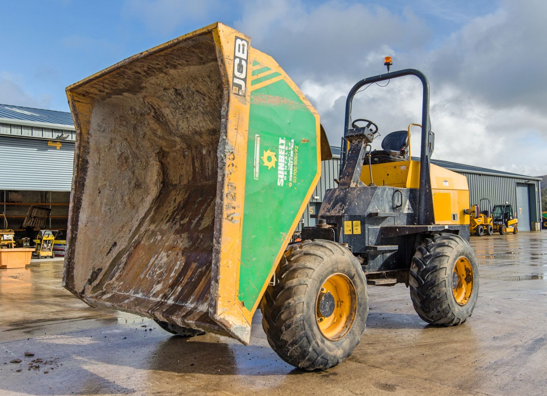 JCB 9 tonne straight skip dumper Year: 2016 S/N: EGGRM0110 Recorded Hours: 1802 A727229 - Image 9 of 23