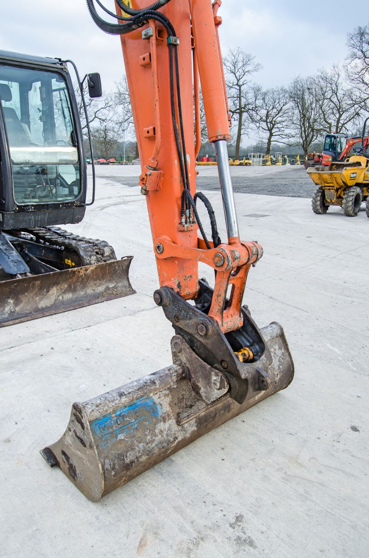 Hitachi ZX85US-5A 8.5 tonne rubber tracked excavator Year: 2017 S/N: 81309 Recorded Hours: 6113 - Image 15 of 28