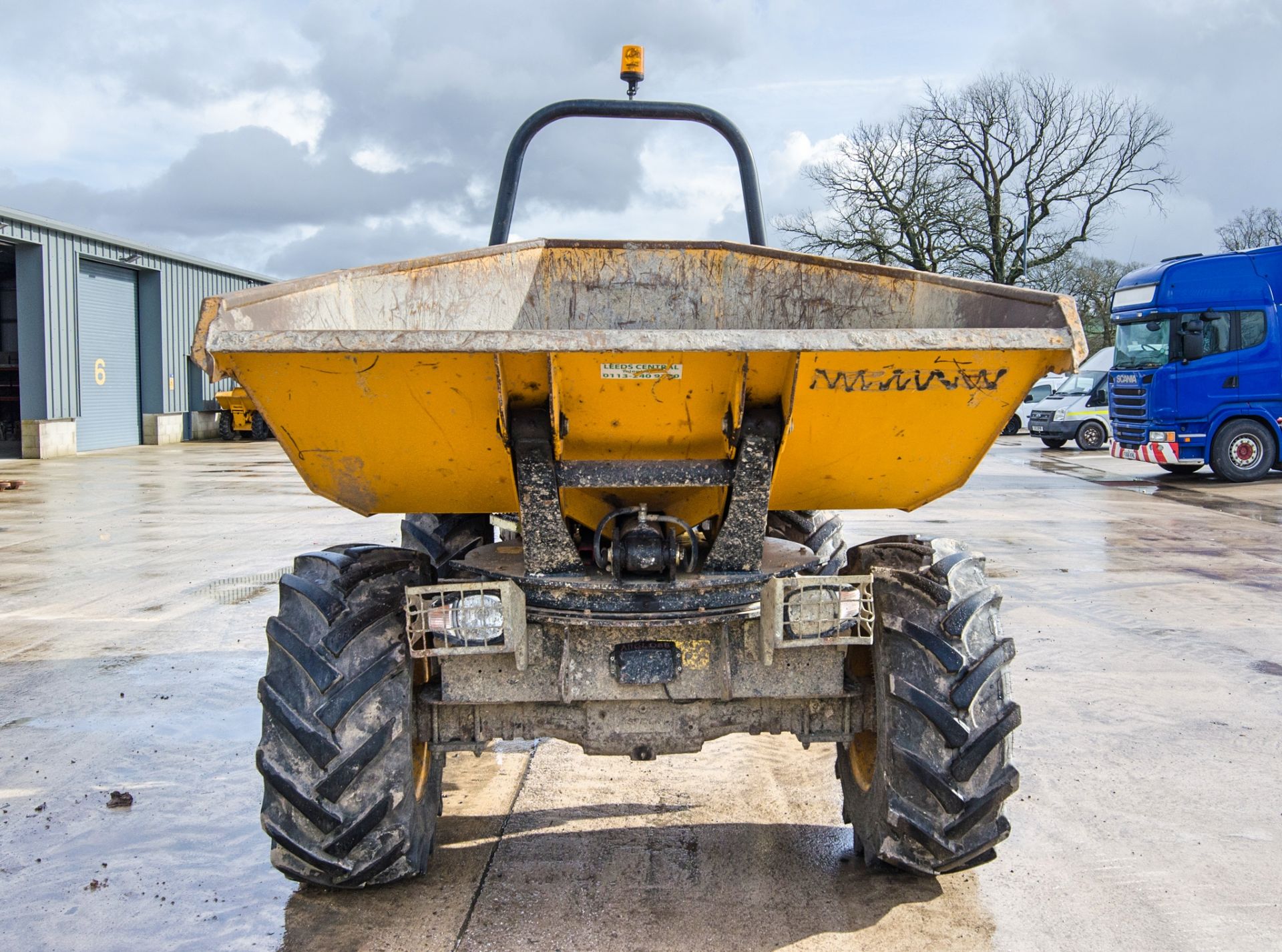 JCB 6 tonne swivel skip dumper Year: 2015 S/N: EFFRL8710 Recorded Hours: 2231 c/w V5C certificate - Image 5 of 22