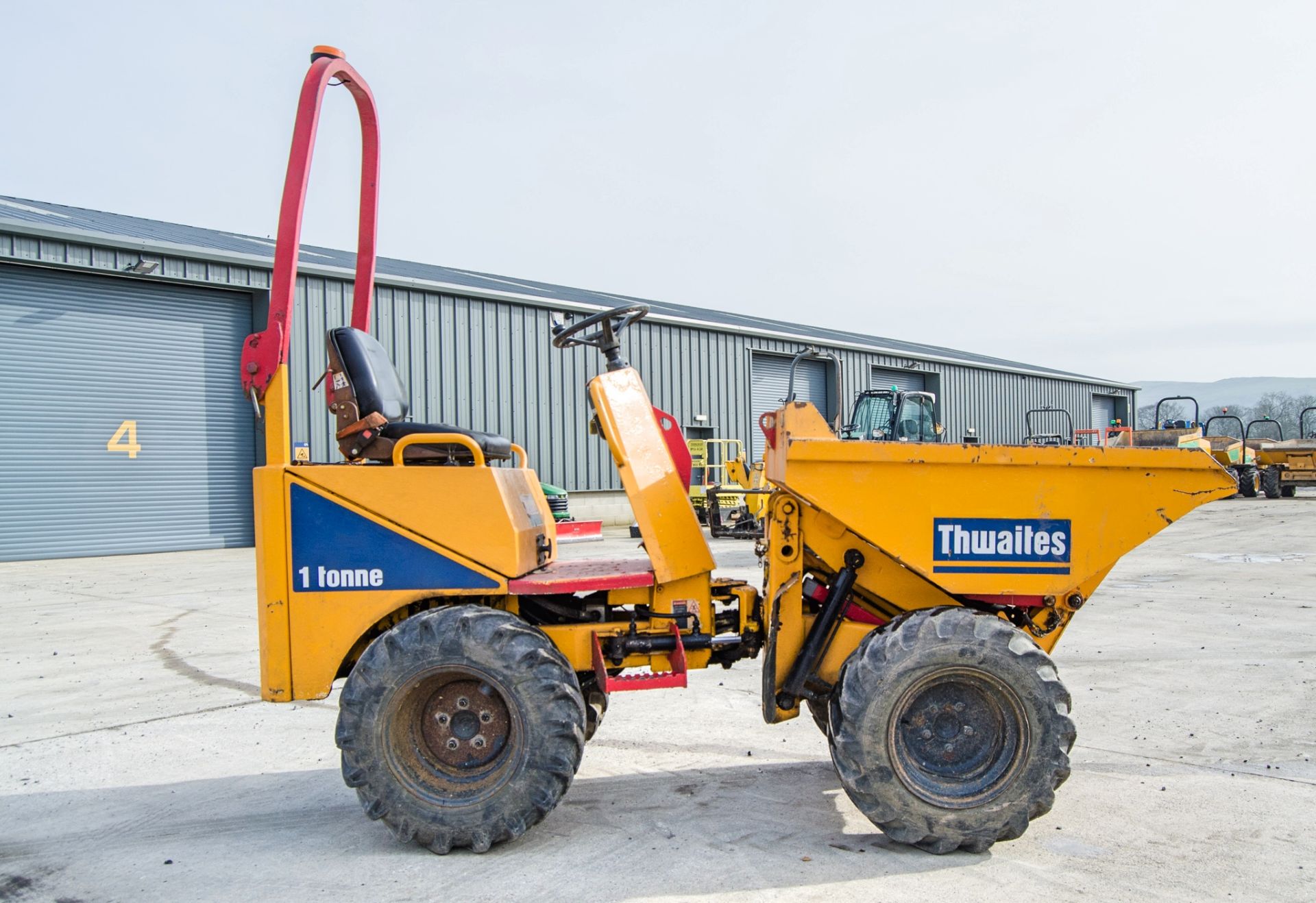 Thwaites 1 tonne hi-tip dumper Year: 2004 S/N: 402A5734 Recorded Hours: 2479 - Image 7 of 23