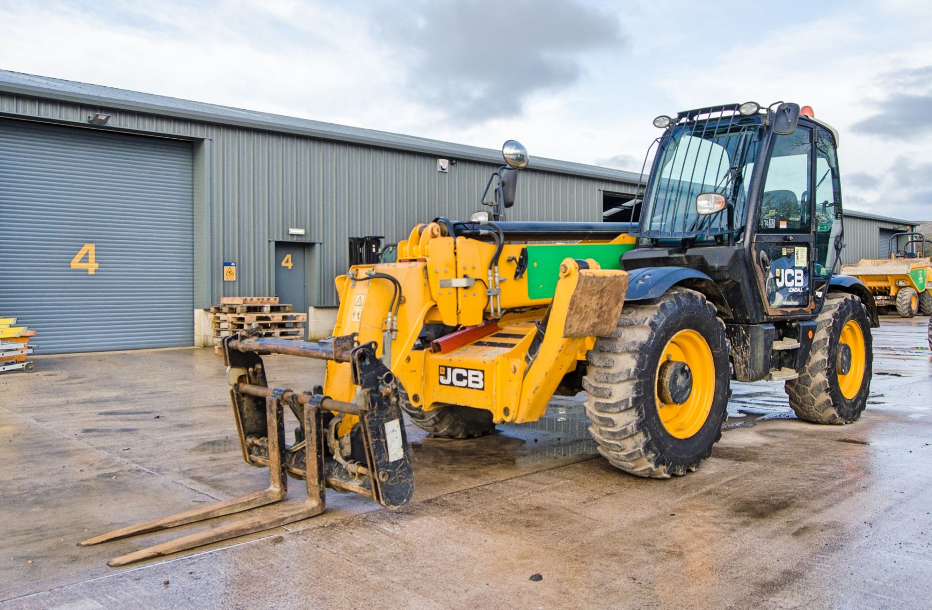 JCB 540-140 T4 IV 14 metre telescopic handler Year: 2016 S/N: 2465067 Recorded Hours: 3083 A727535