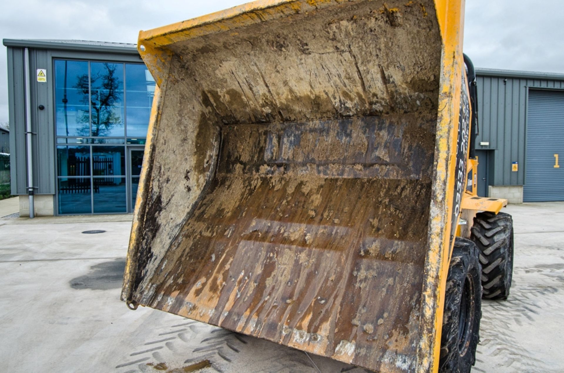 Thwaites 6 tonne straight skip dumper Year: 2017 S/N: 701D9924 Recorded Hours: 1214 06DU0032 - Image 10 of 23